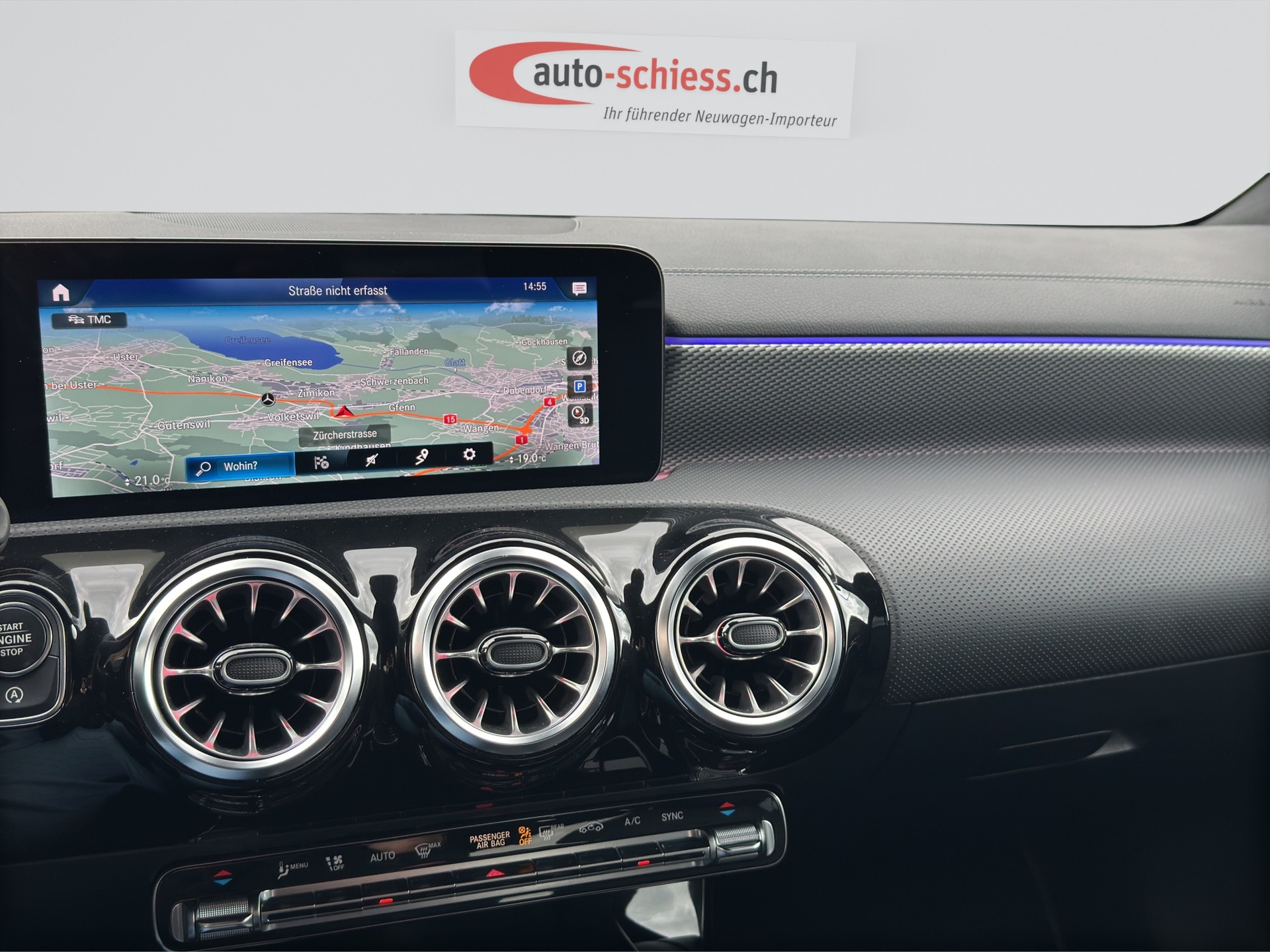 MERCEDES-BENZ CLA 180 Progressive Night 7G-DCT-image-11
