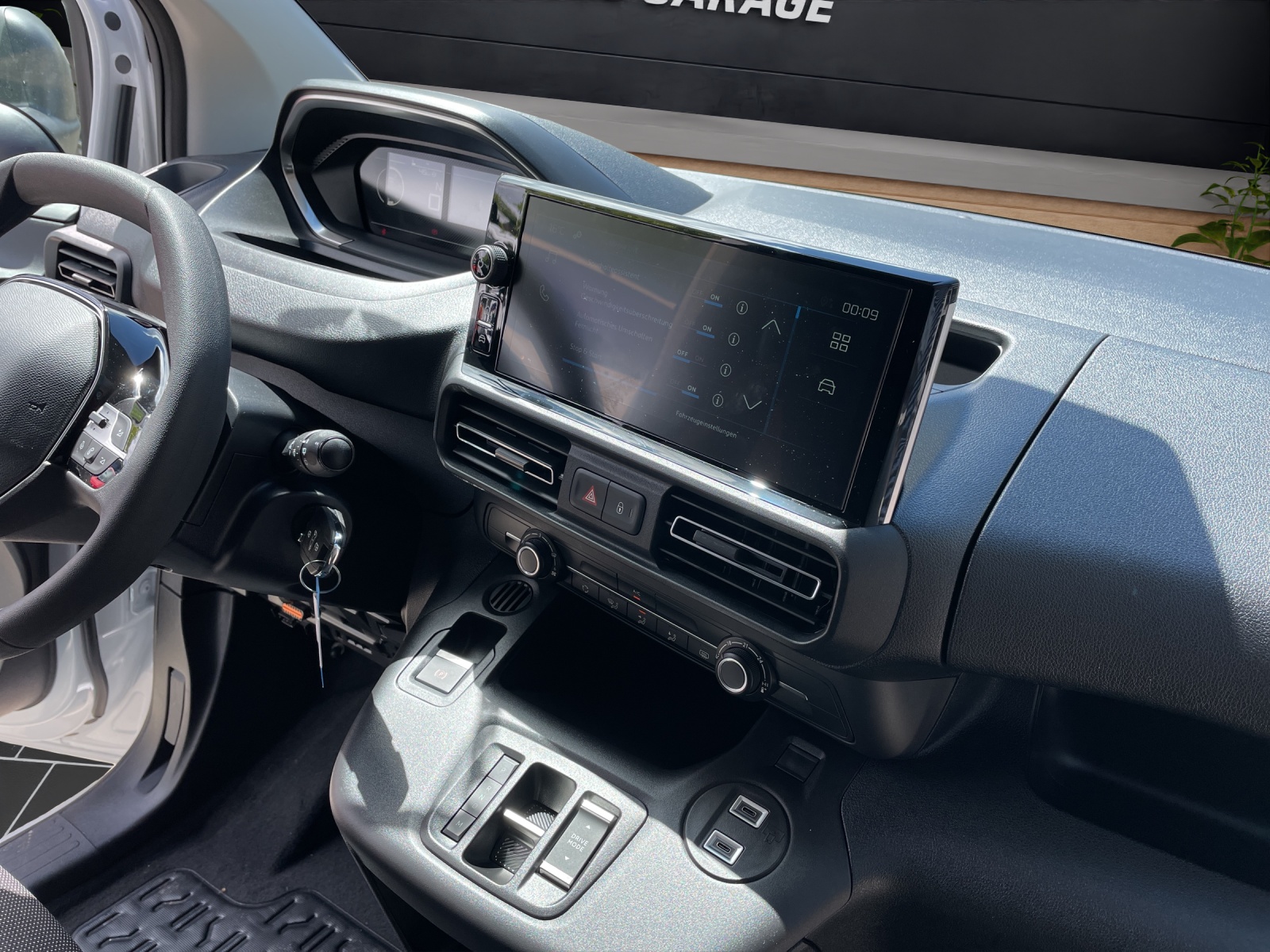 PEUGEOT Partner NEW 1.5 BlueHDI 130 S/S Kaw. 650 Standard-image-6