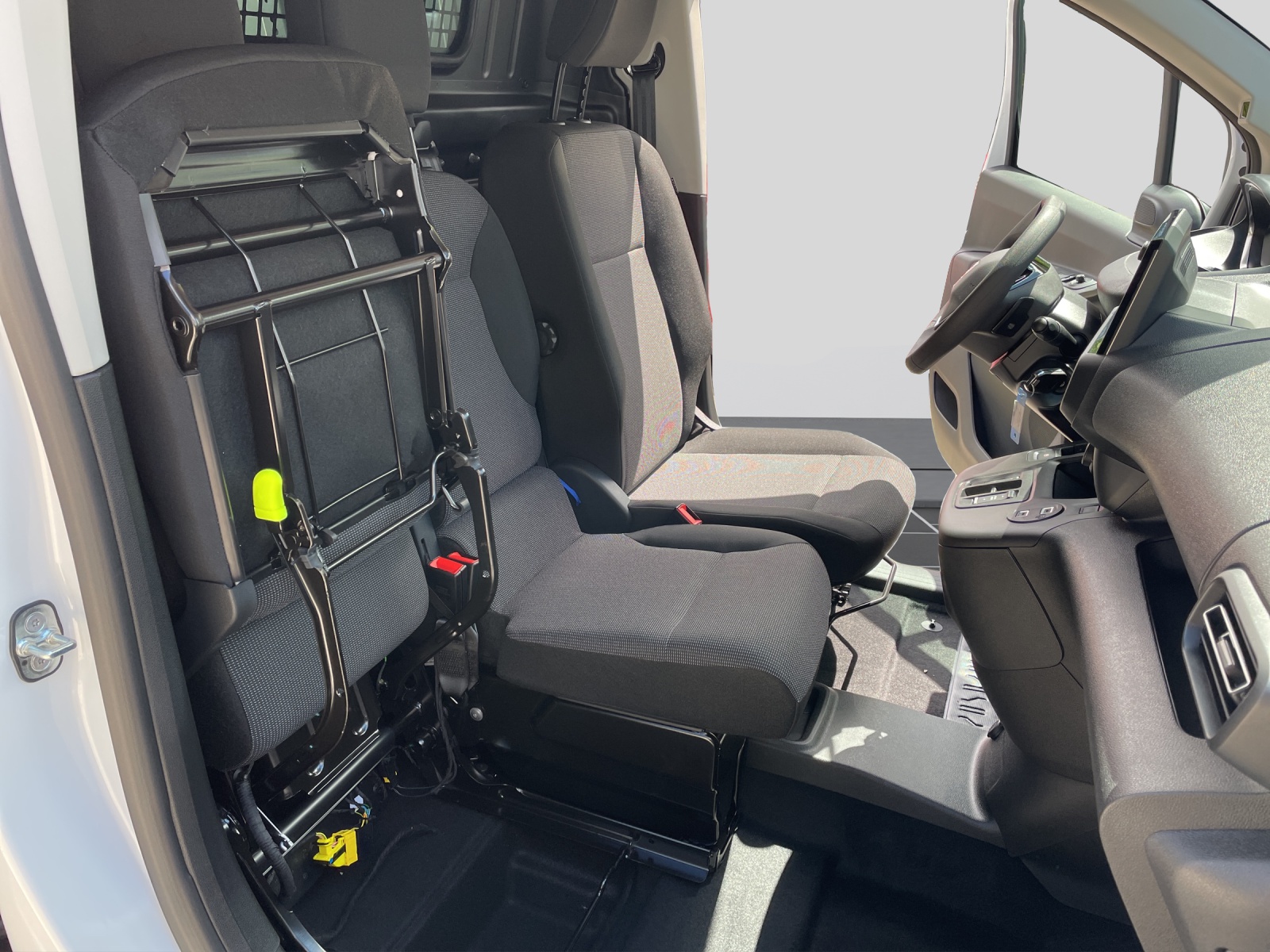 PEUGEOT Partner NEW 1.5 BlueHDI 130 S/S Kaw. 650 Standard-image-7