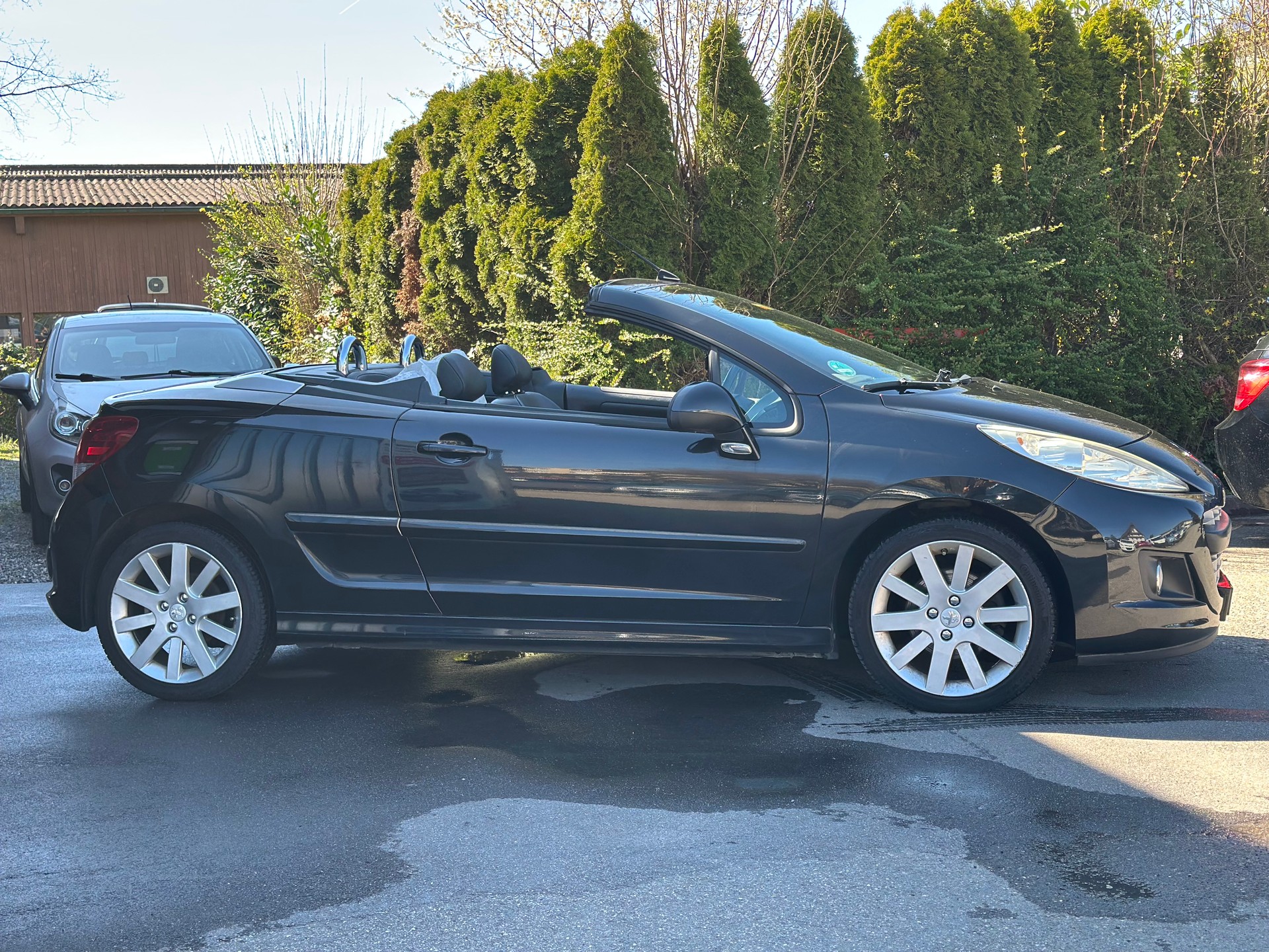 PEUGEOT 207 CC 1.6 16V Turbo Sport-image-2