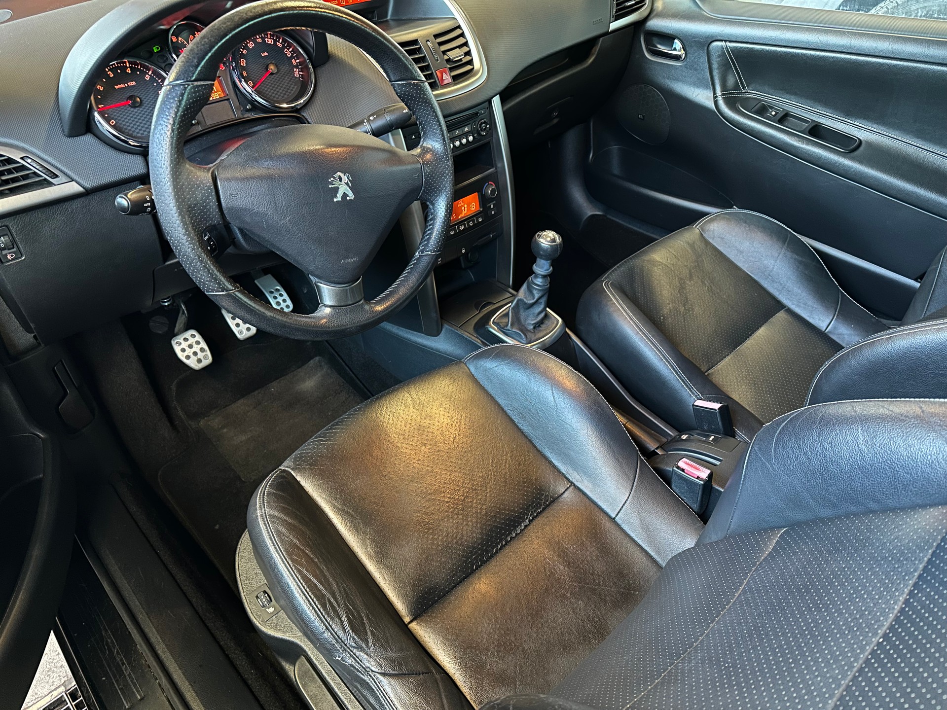 PEUGEOT 207 CC 1.6 16V Turbo Sport-image-8