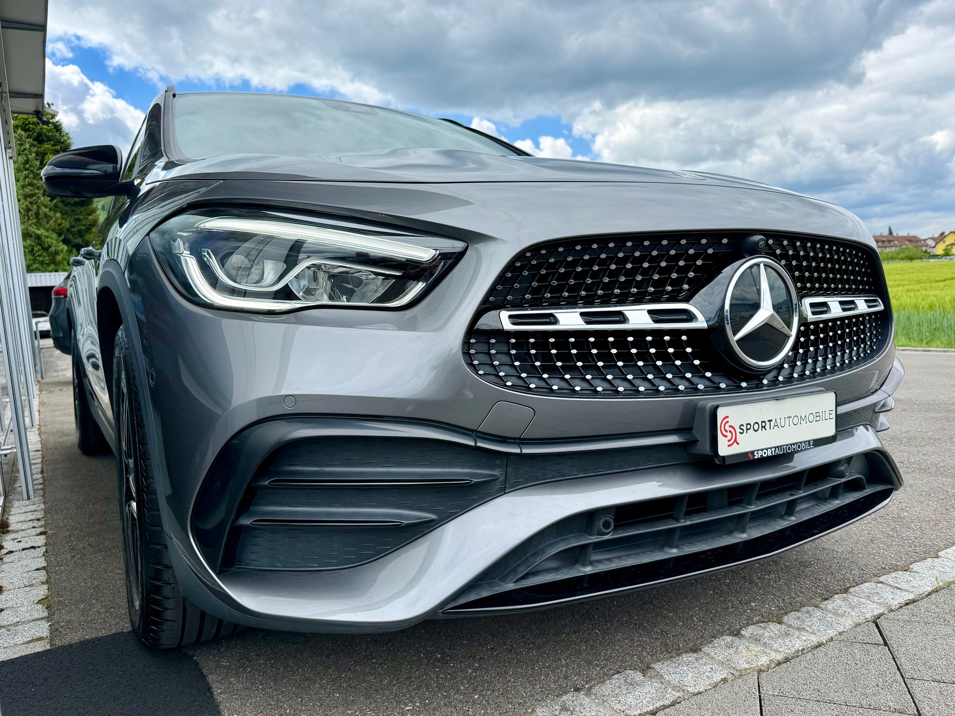 MERCEDES-BENZ GLA 250 4Matic AMG Line 8G-DCT-image-4