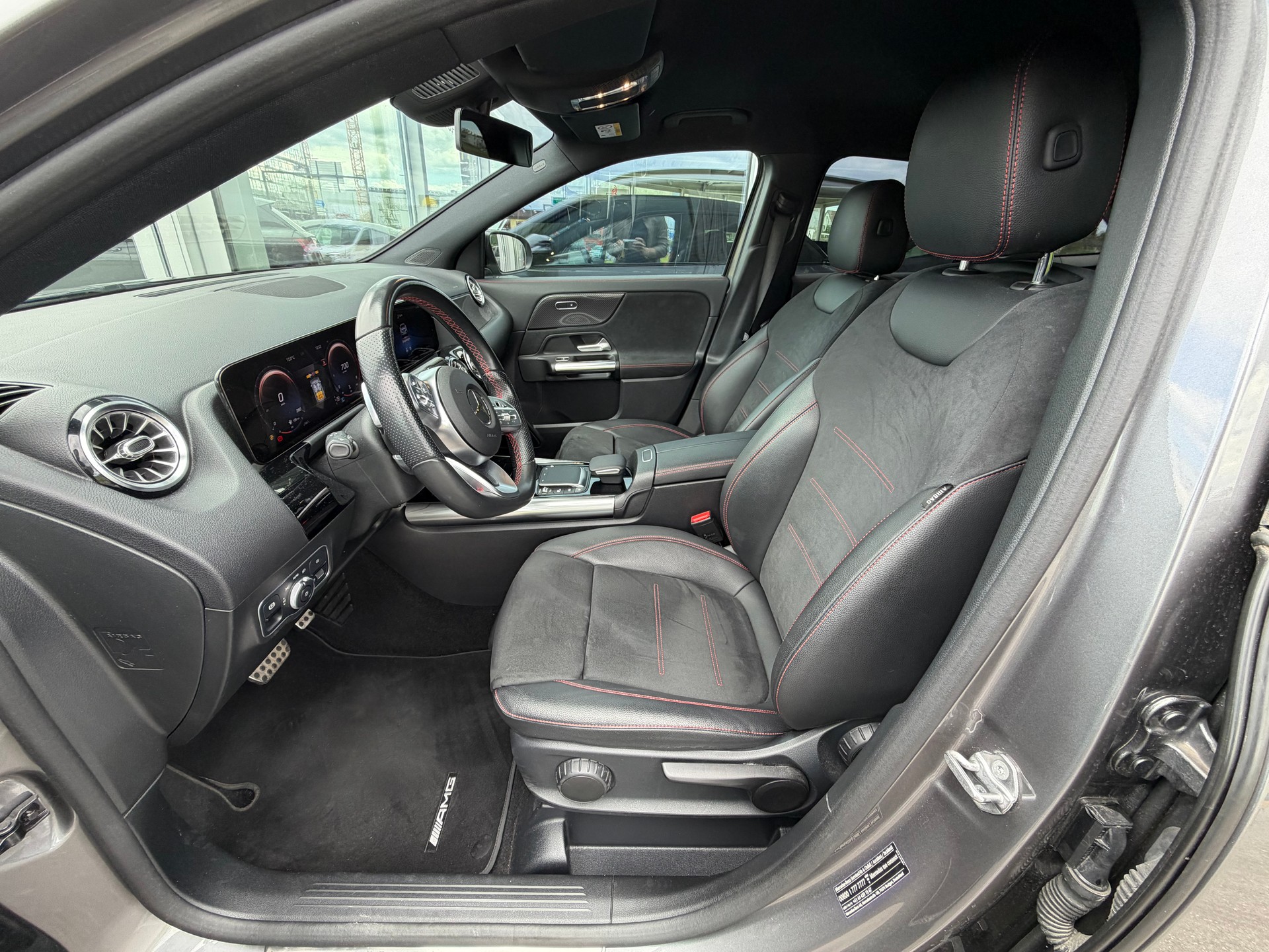 MERCEDES-BENZ GLA 250 4Matic AMG Line 8G-DCT-image-15