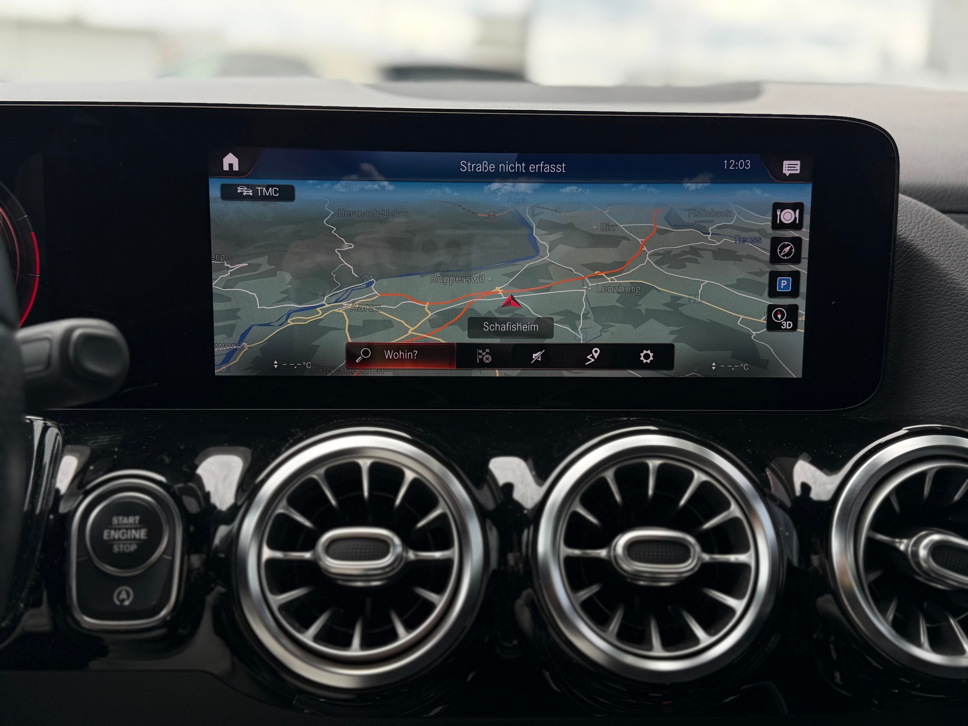 MERCEDES-BENZ GLA 250 4Matic AMG Line 8G-DCT-image-18