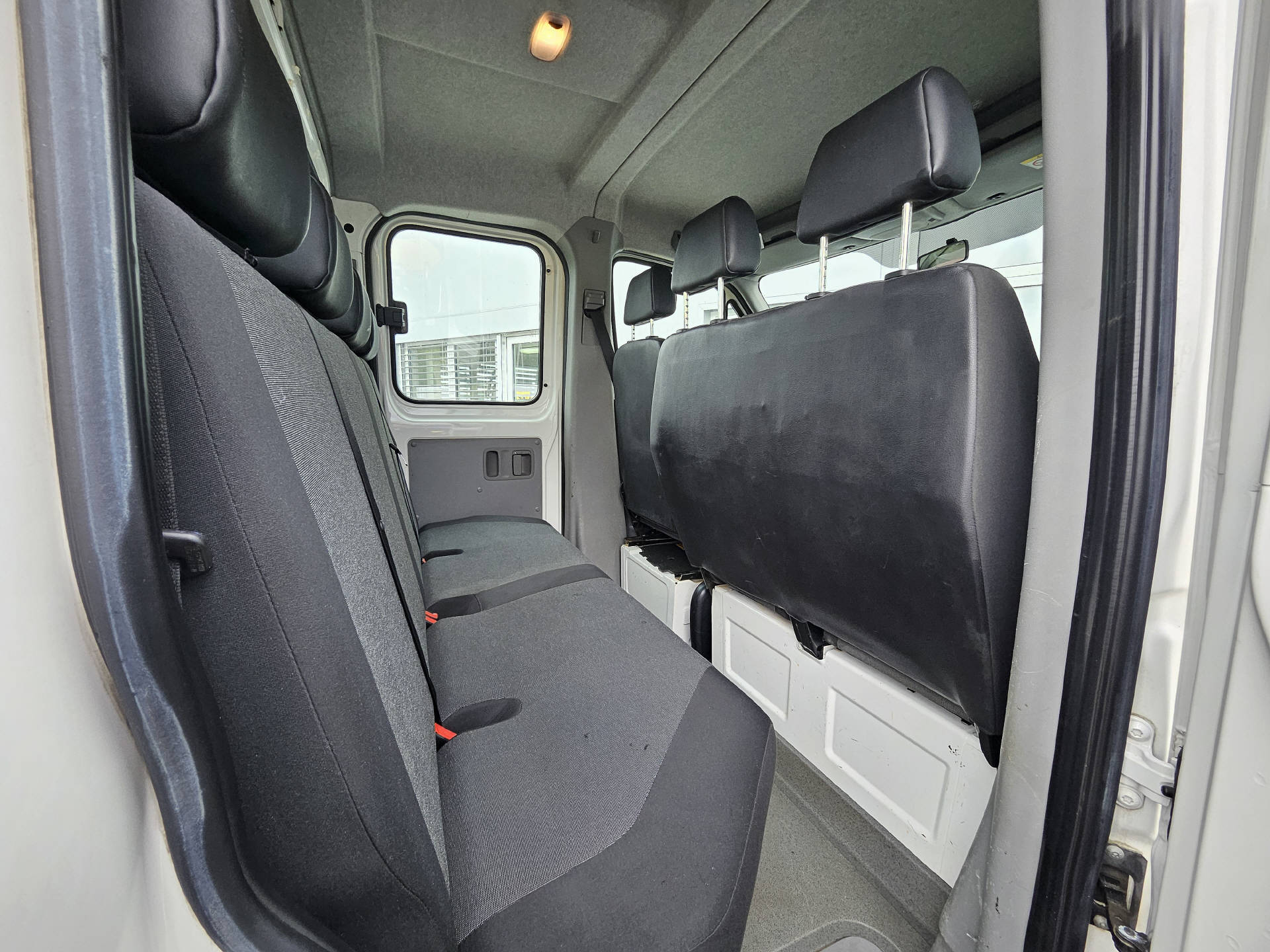 VW Crafter 35 DKab.-Ch. 3665 2.0 TDI 140 * Frischg ab MFK * Nutzlast von 1'176 KG * AHK *-image-10