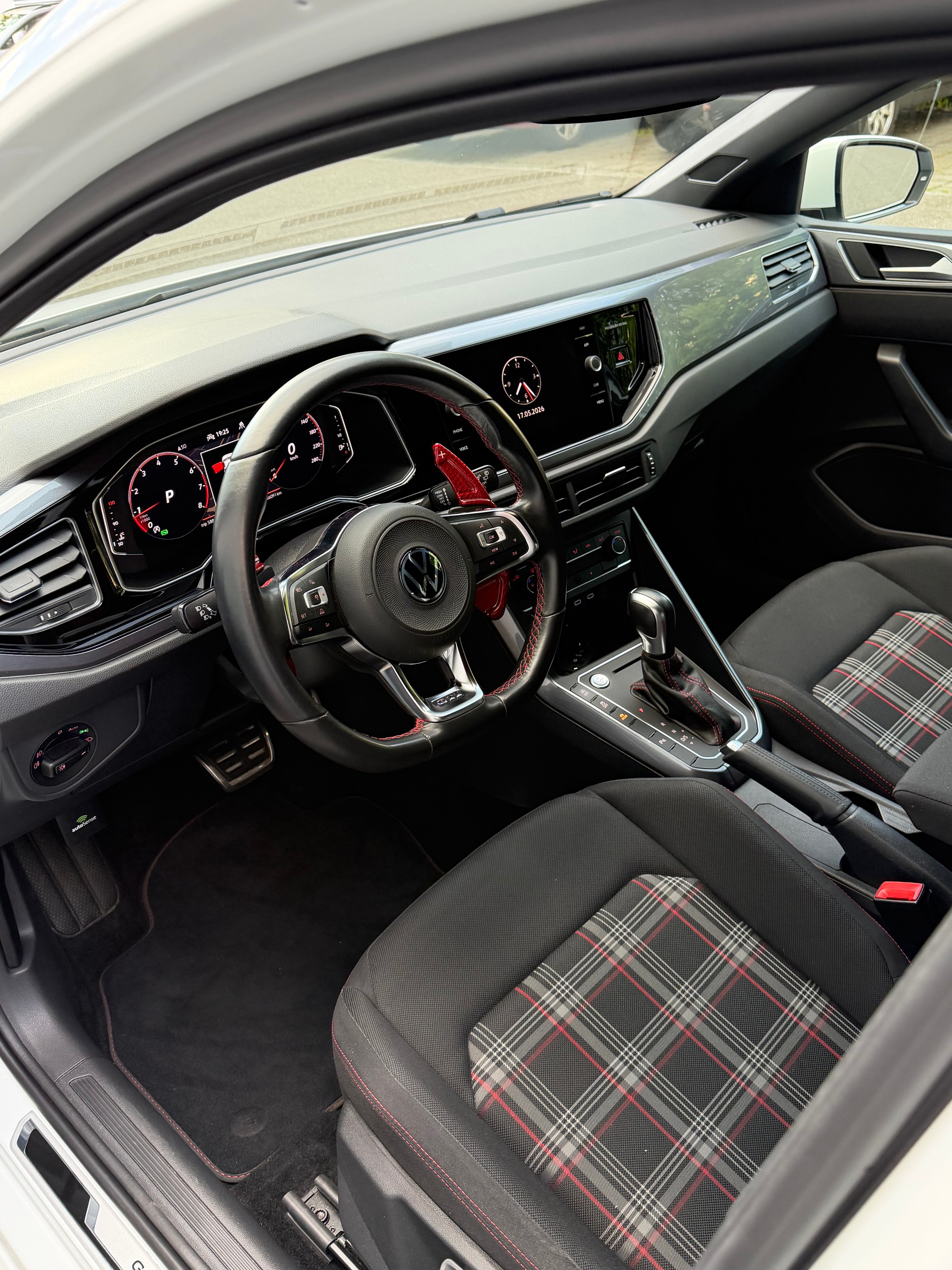VW Polo 2.0 TSI GTI DSG-image-7