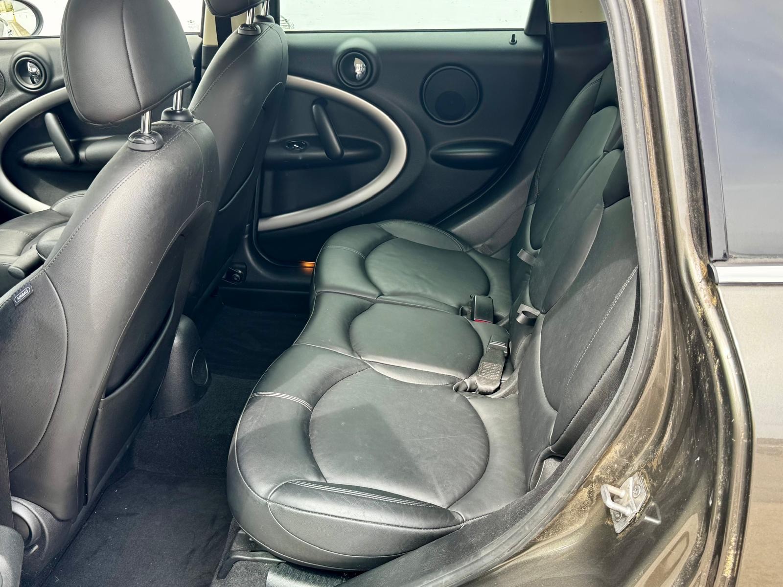 MINI Countryman Cooper FWD-image-13