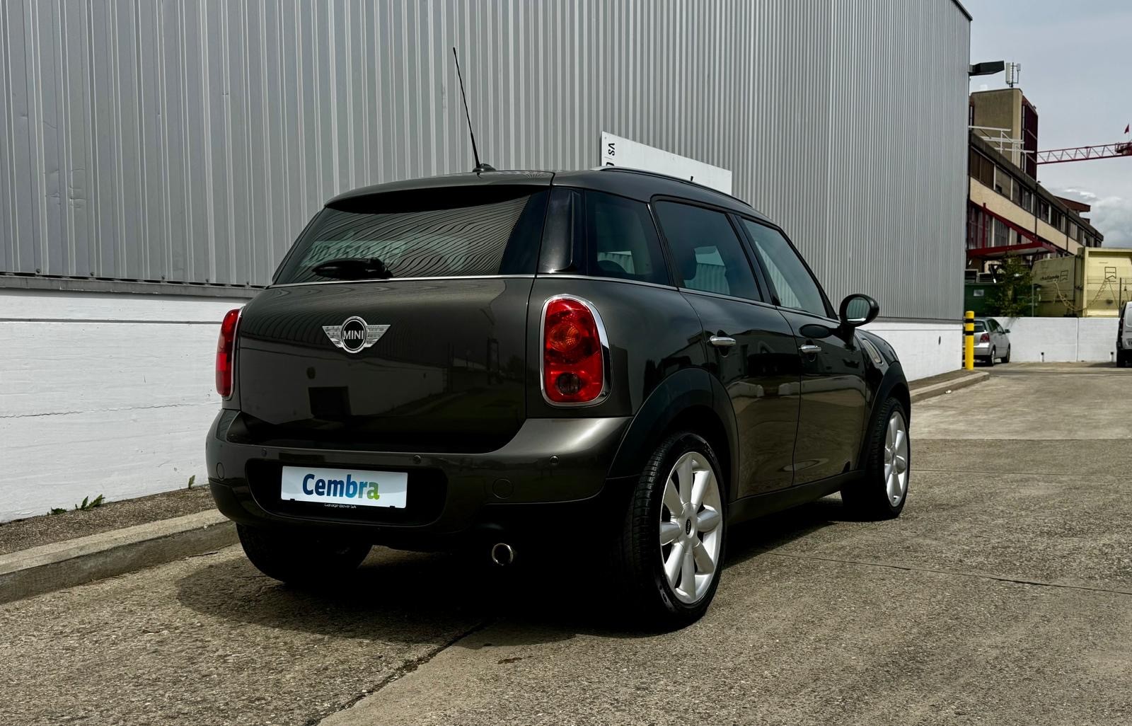 MINI Countryman Cooper FWD-image-6