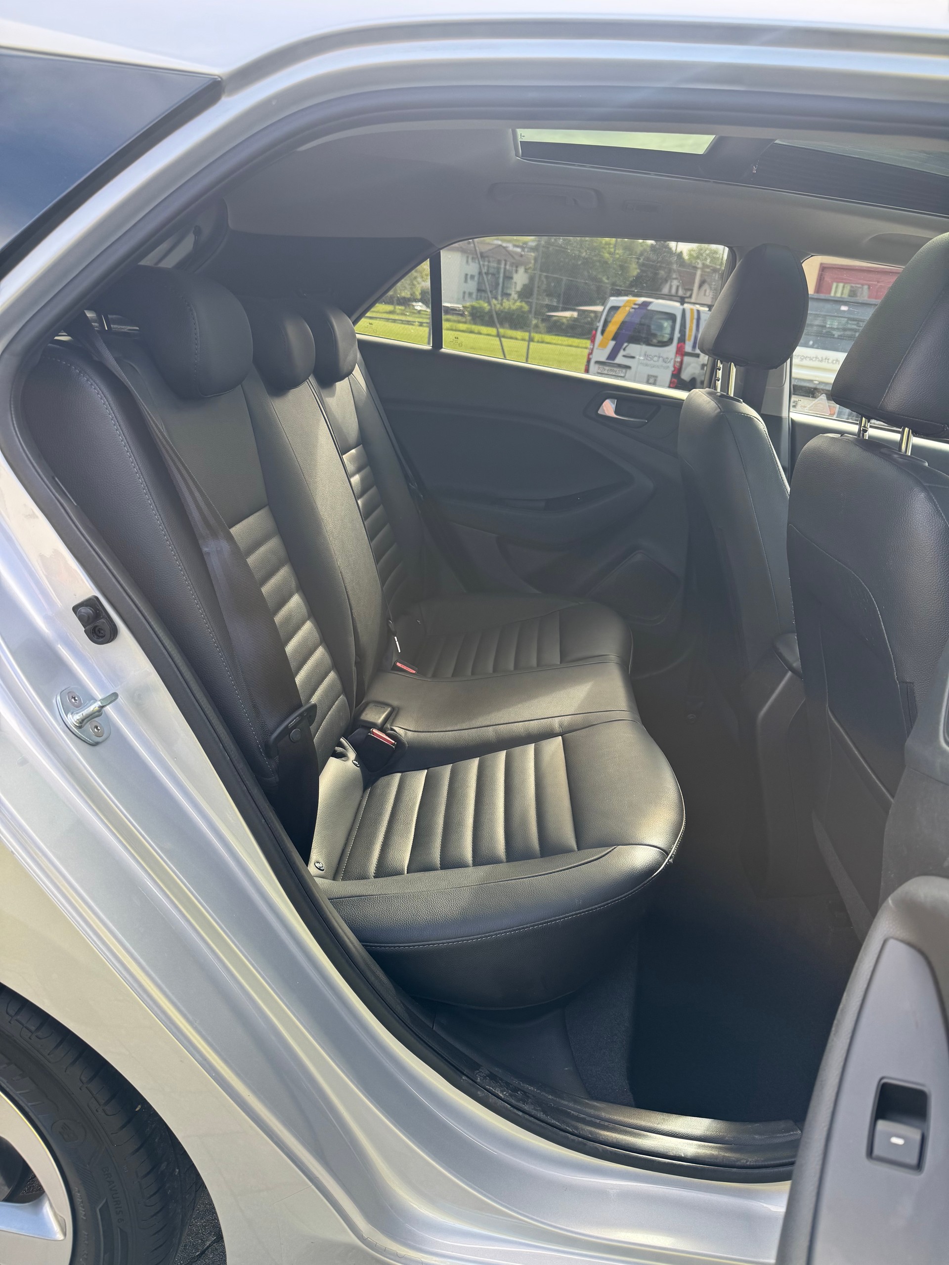 HYUNDAI i20 1.4 Vertex Automatic-image-9