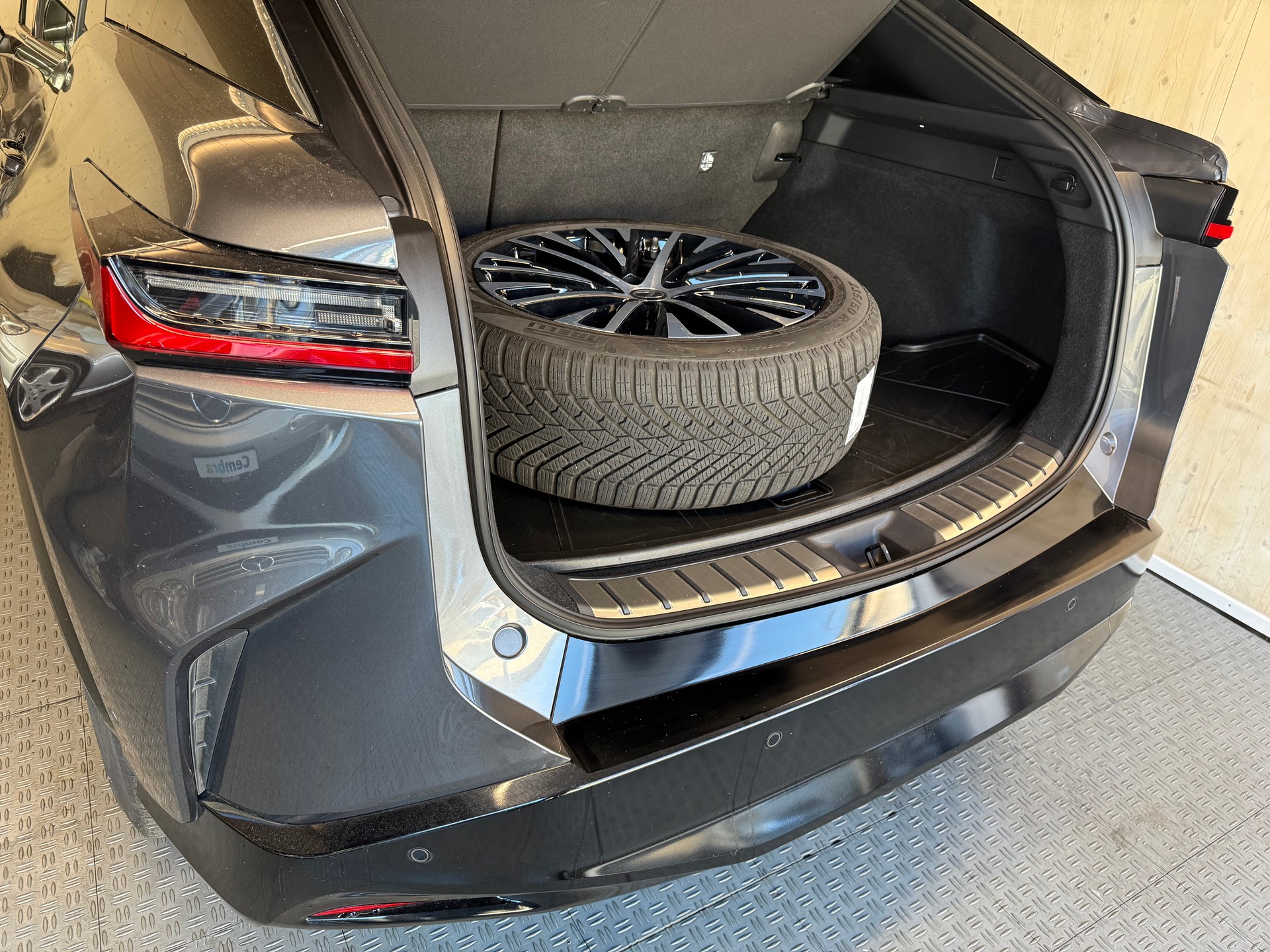 LEXUS RZ 450e 71,4 KW AWD Excellence-image-14