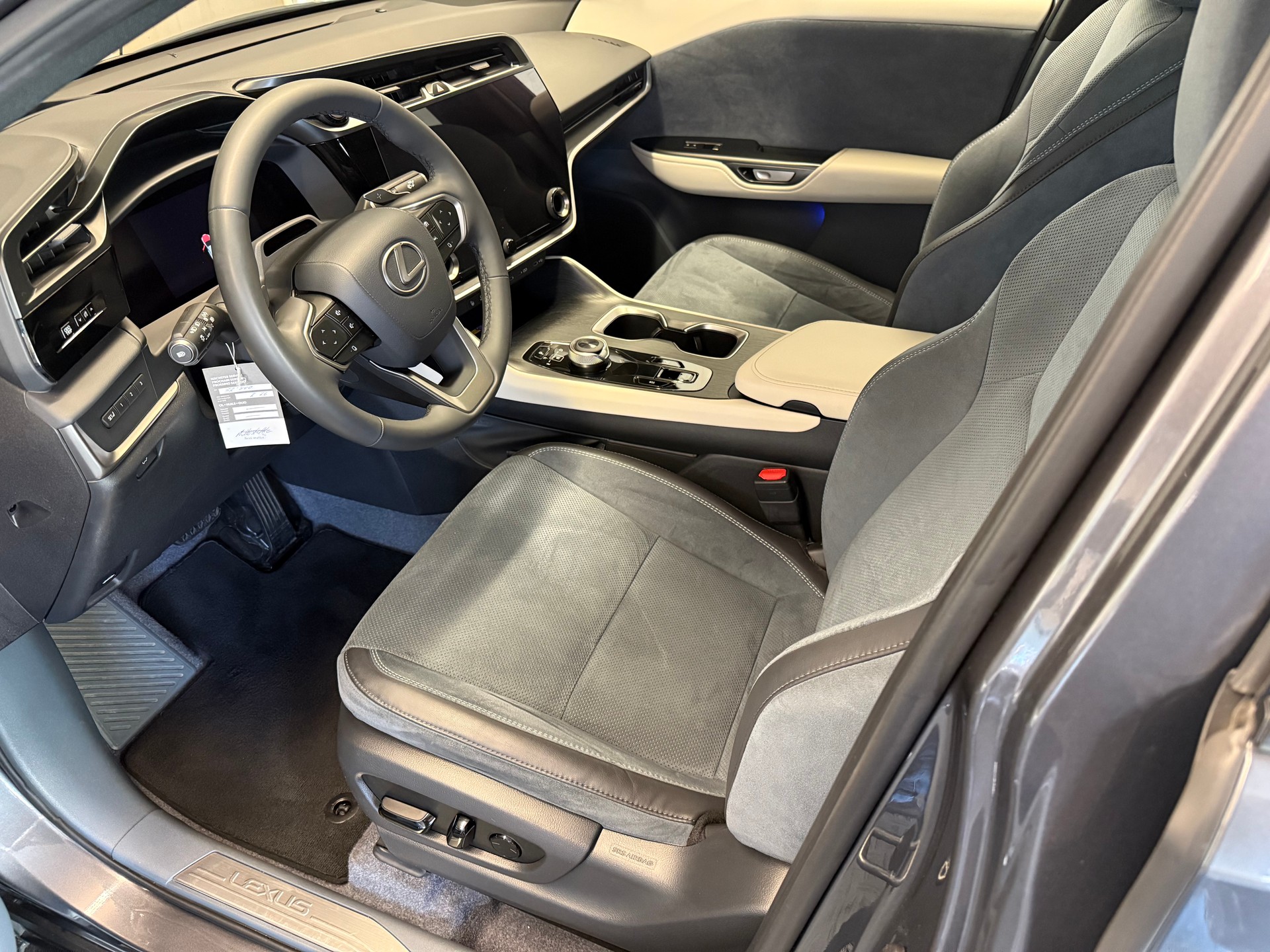 LEXUS RZ 450e 71,4 KW AWD Excellence-image-9