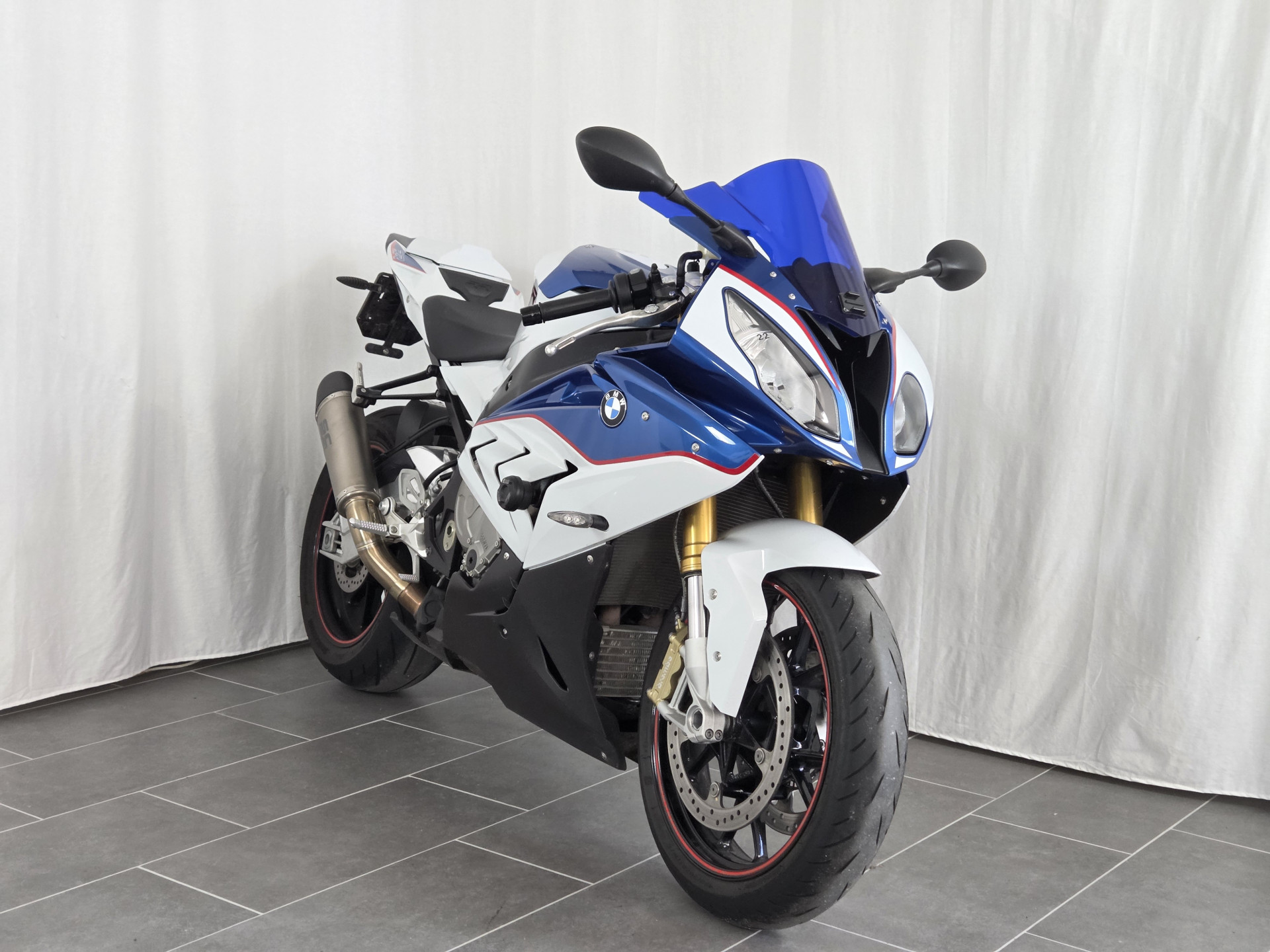 BMW S 1000 RR-showroom-element-1