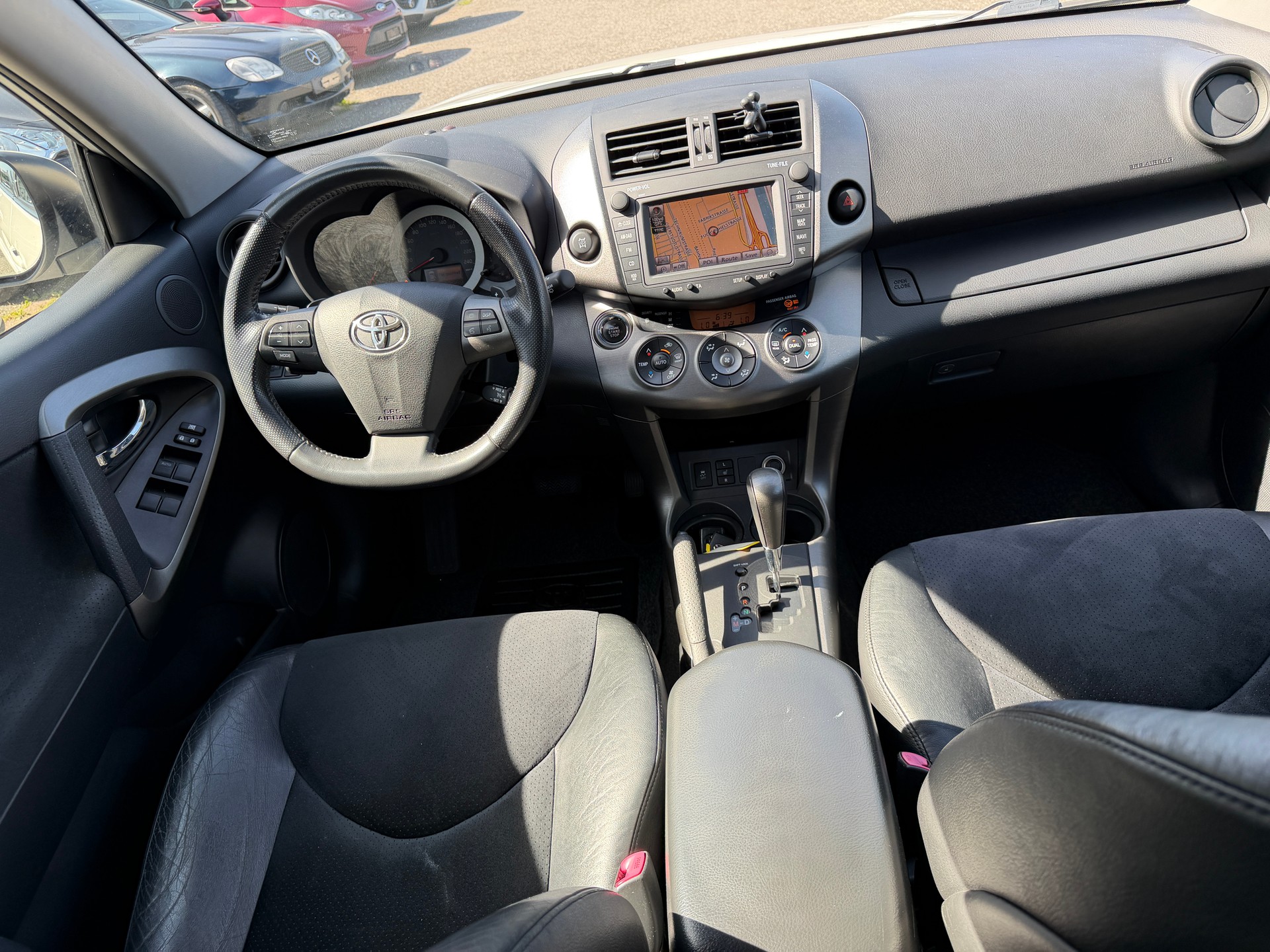 TOYOTA RAV-4 2.2D-CAT Linea Sol Premium AT-image-7