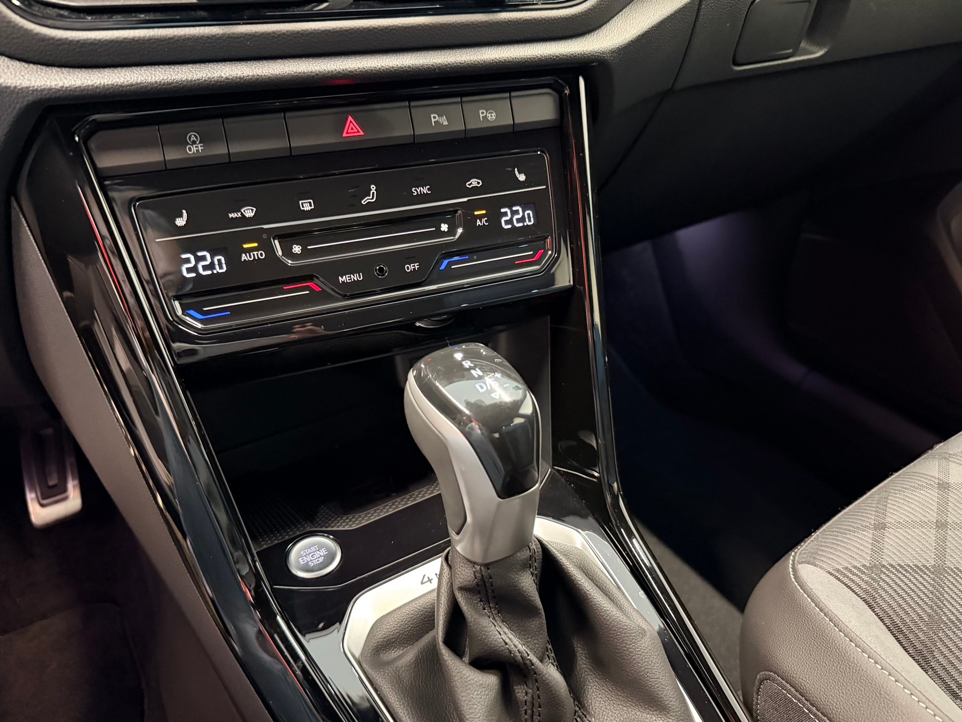 VW T-Roc 2.0 TSI R-Line DSG 4Motion-image-22