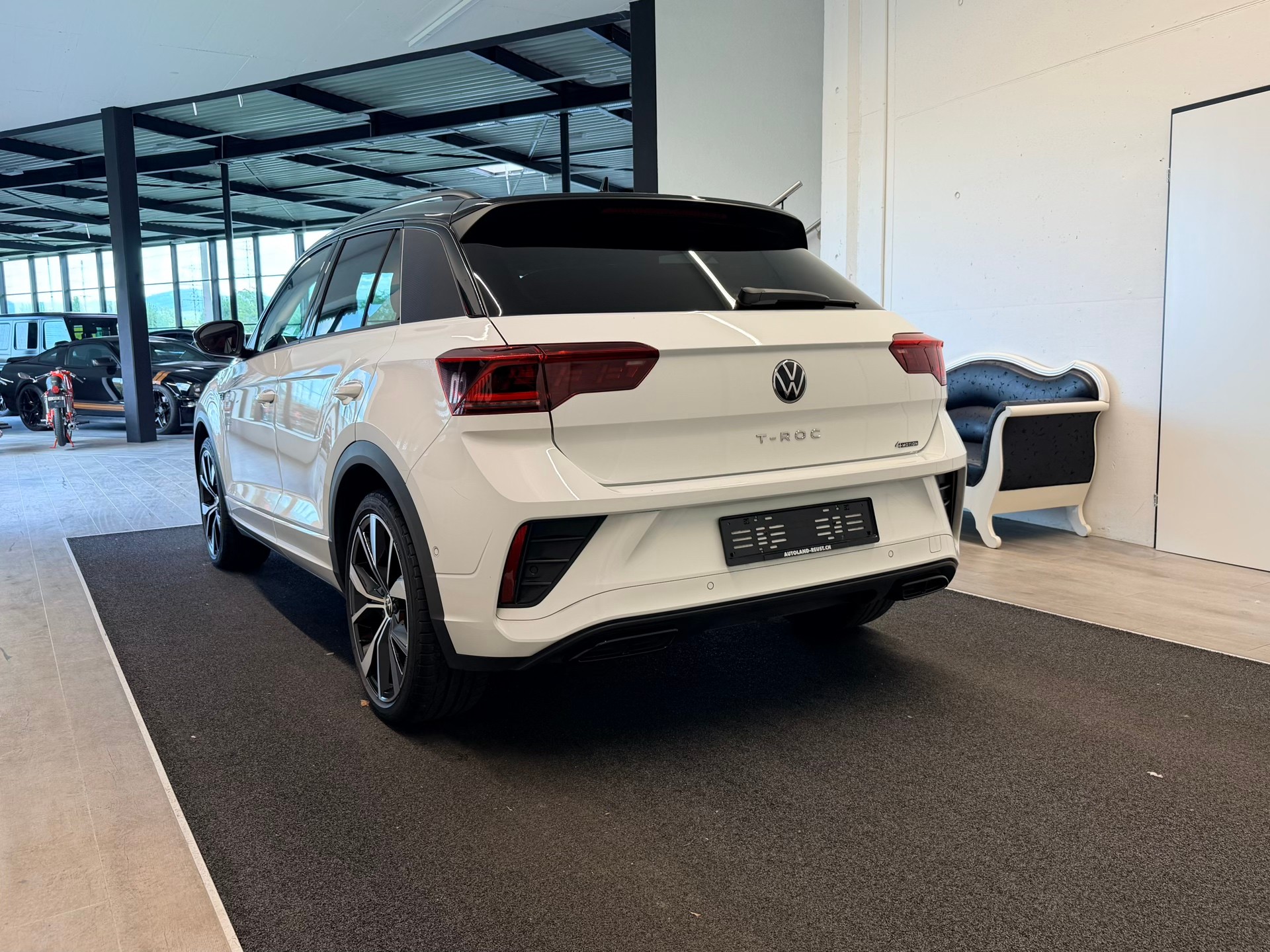 VW T-Roc 2.0 TSI R-Line DSG 4Motion-image-7