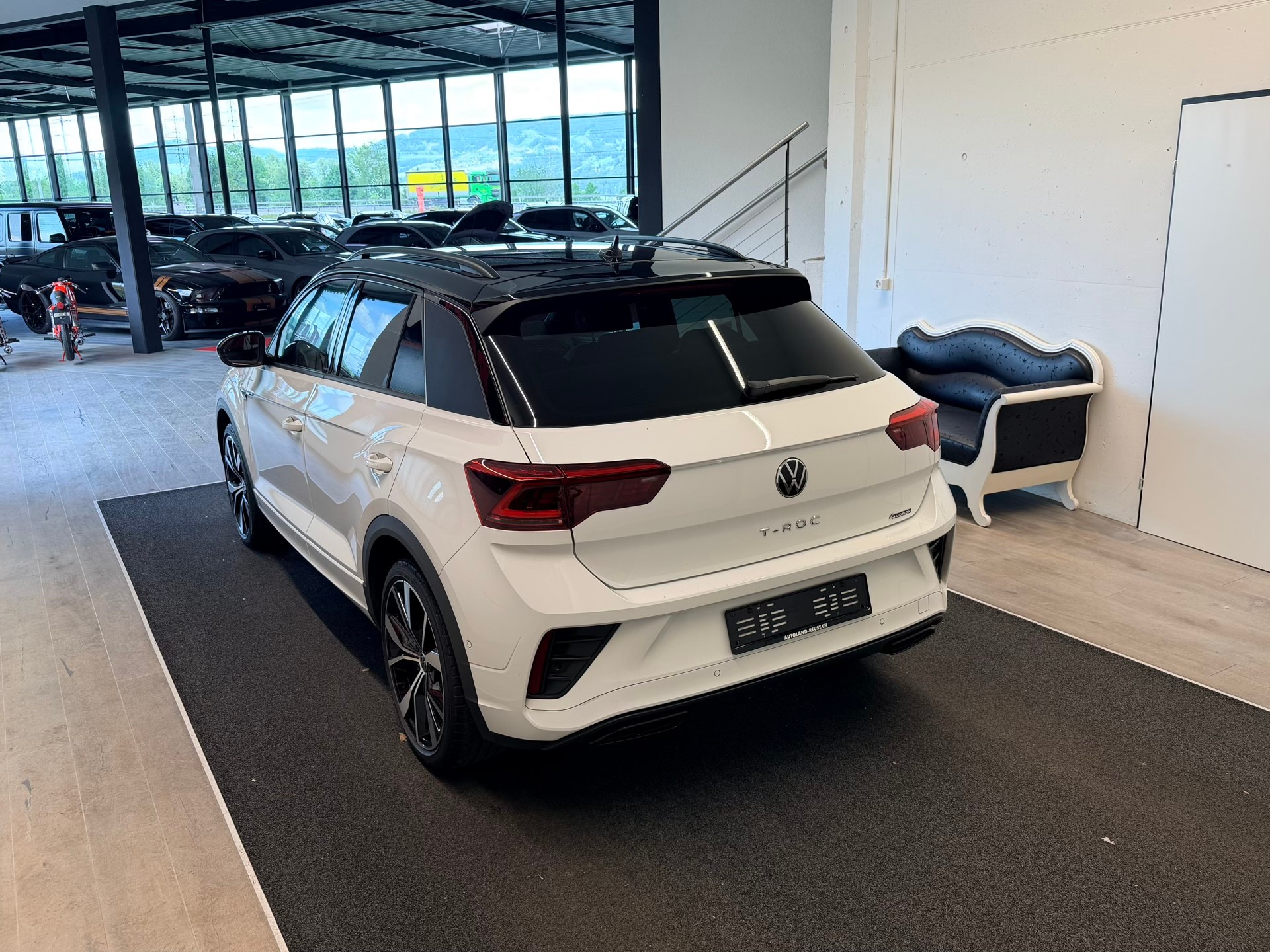 VW T-Roc 2.0 TSI R-Line DSG 4Motion-image-8