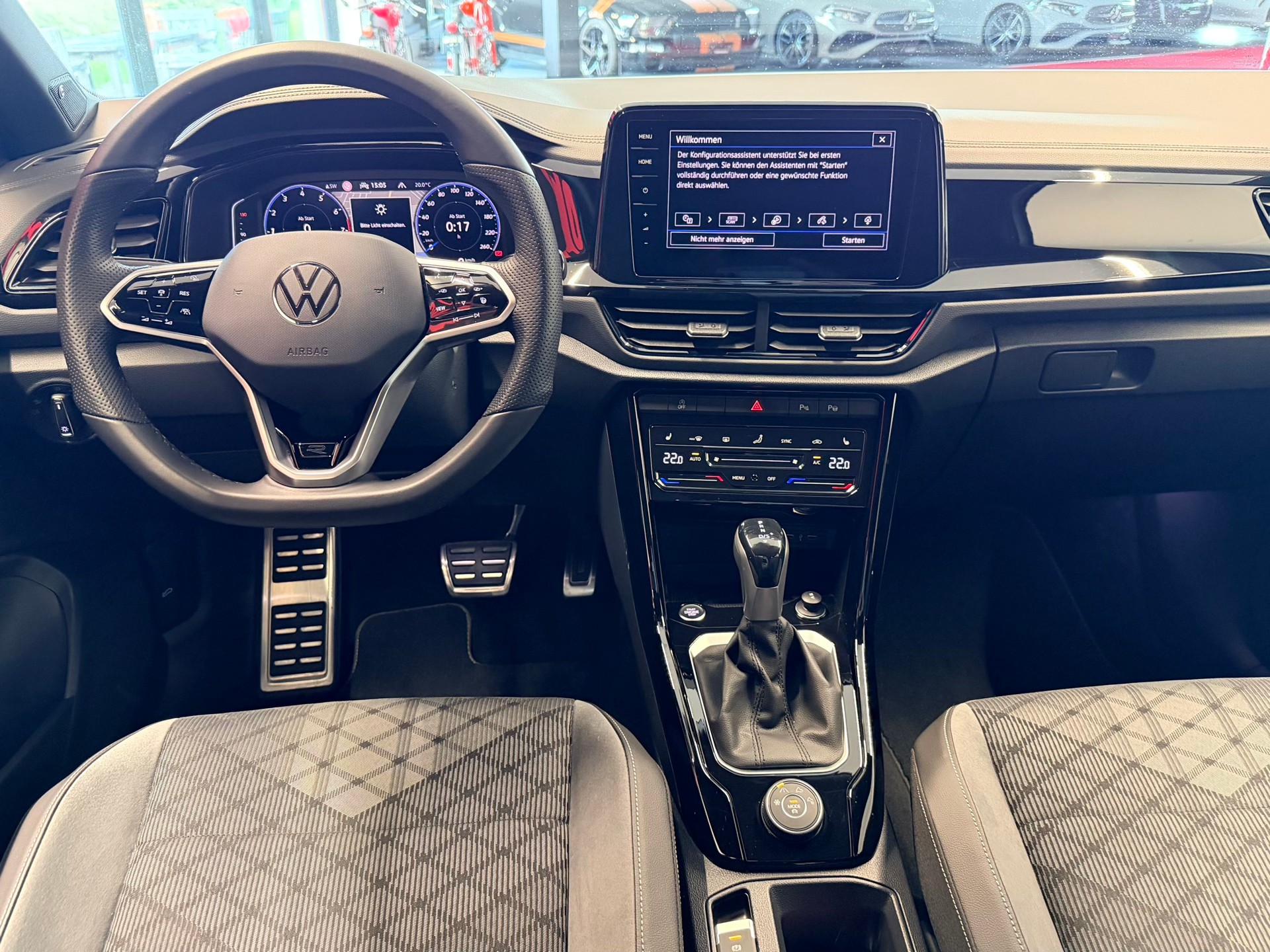 VW T-Roc 2.0 TSI R-Line DSG 4Motion-image-16