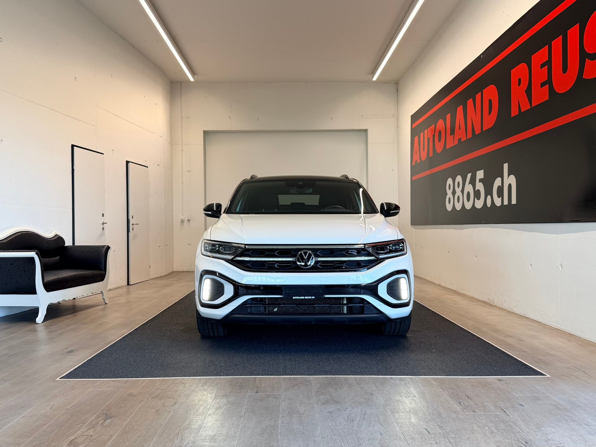 VW T-Roc 2.0 TSI R-Line DSG 4Motion-image-1