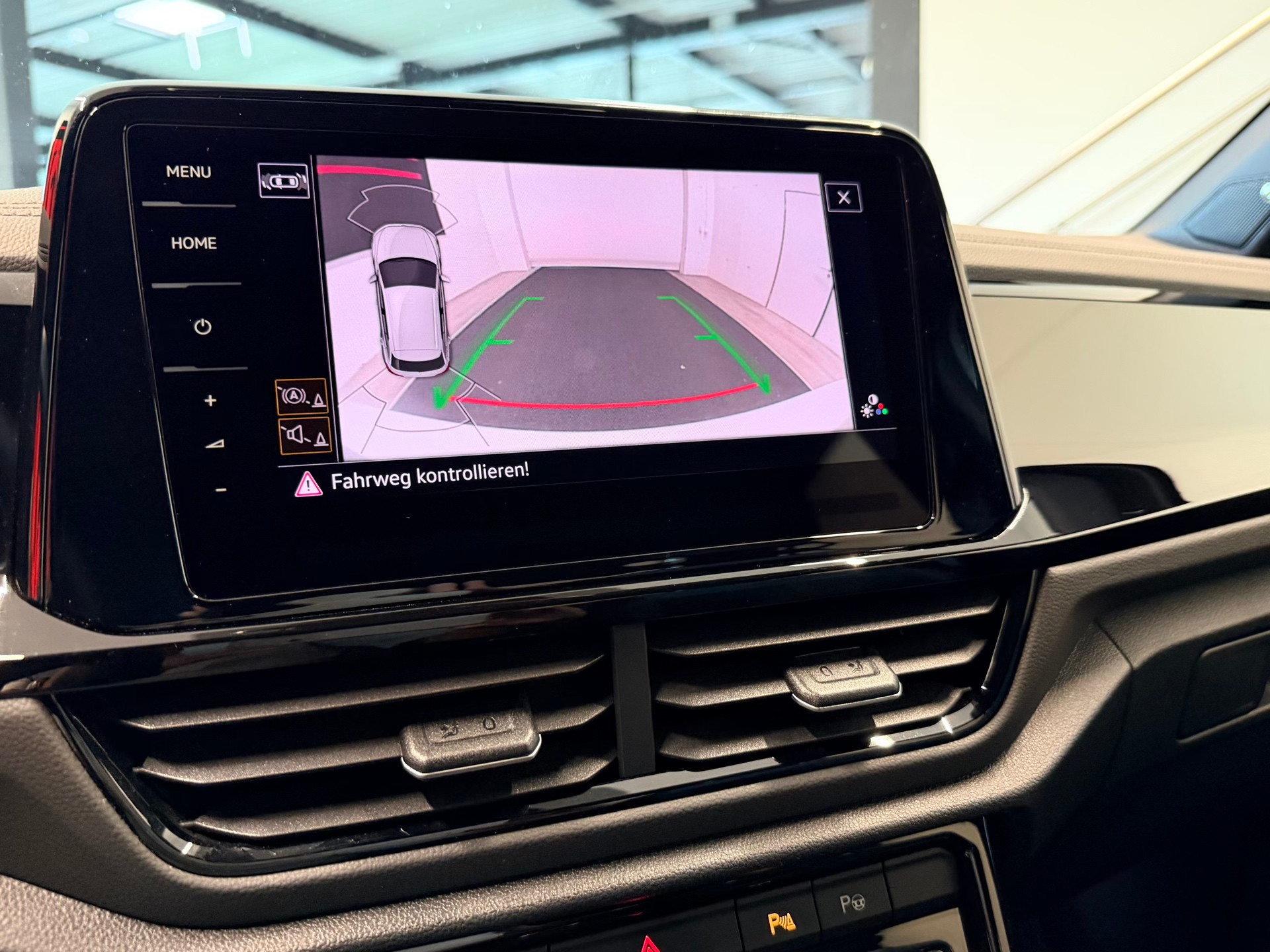 VW T-Roc 2.0 TSI R-Line DSG 4Motion-image-24