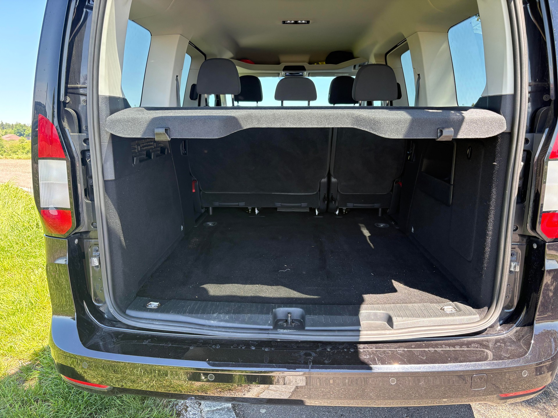 FORD Grand Tourneo Connect 2.0 EcoBlue 102 Titanium-image-4