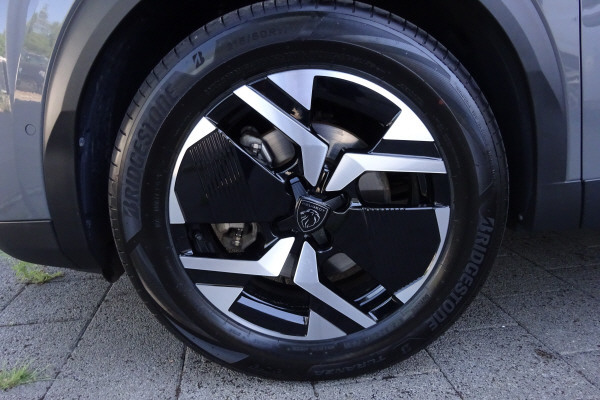 PEUGEOT 2008 1.2 145 MHEV GT-image-6