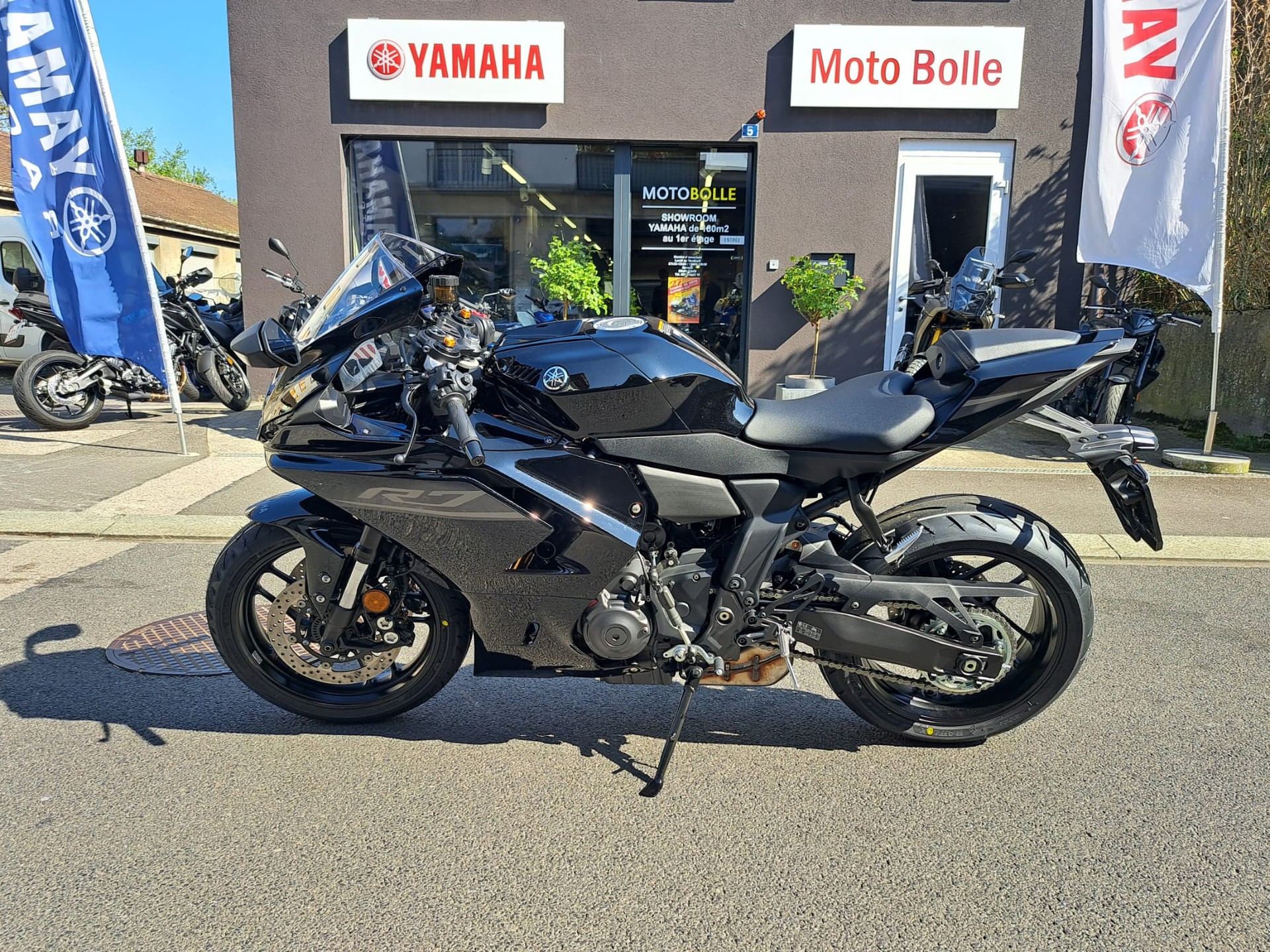YAMAHA YZF-R7-showroom-element-3