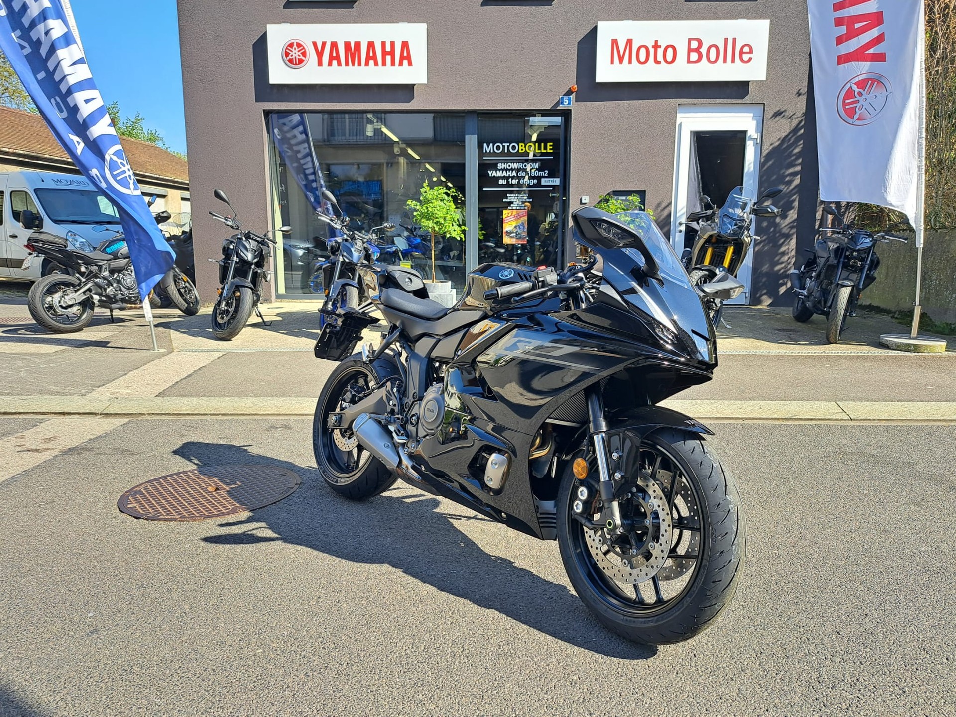 YAMAHA YZF-R7-showroom-element-1