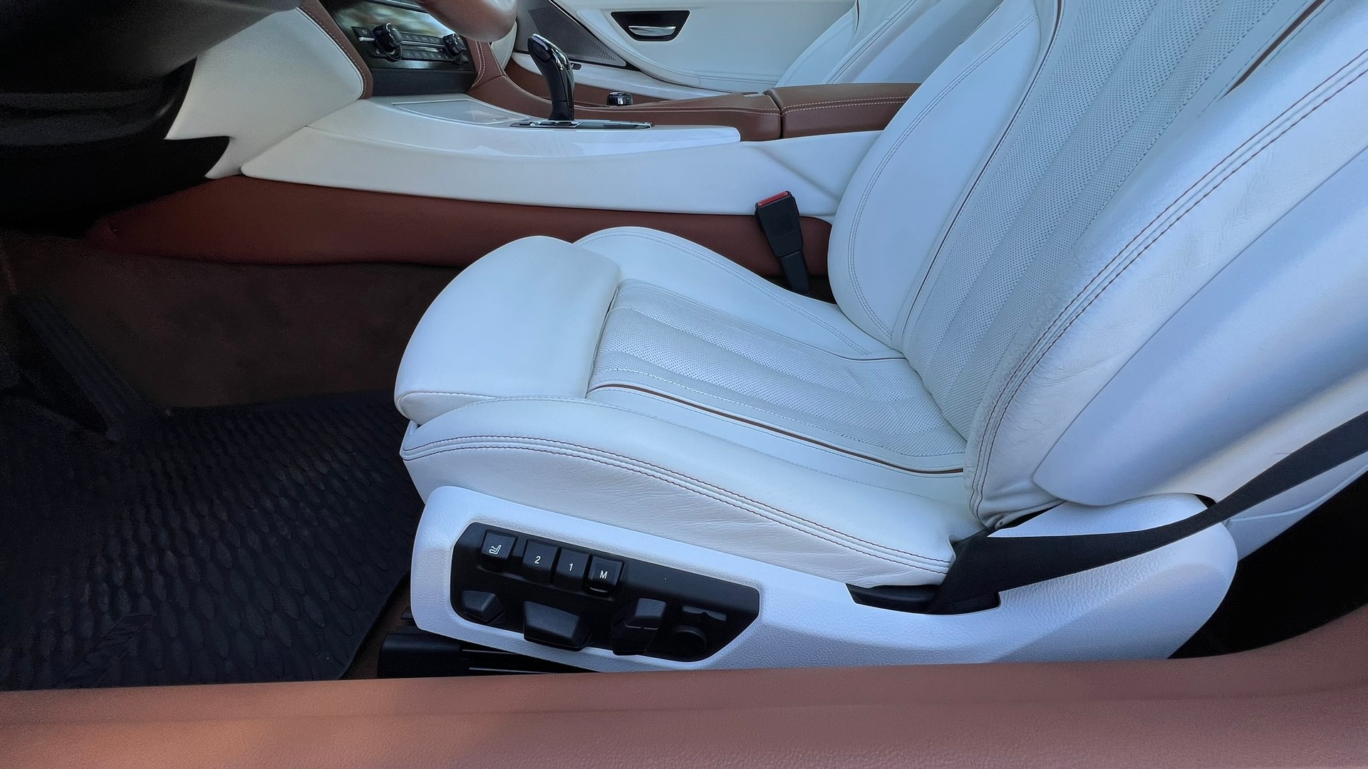BMW-ALPINA B6 BiTURBO 4.4 V8 COUPÉ SWITCH-TRONIC l 540 PS-image-26