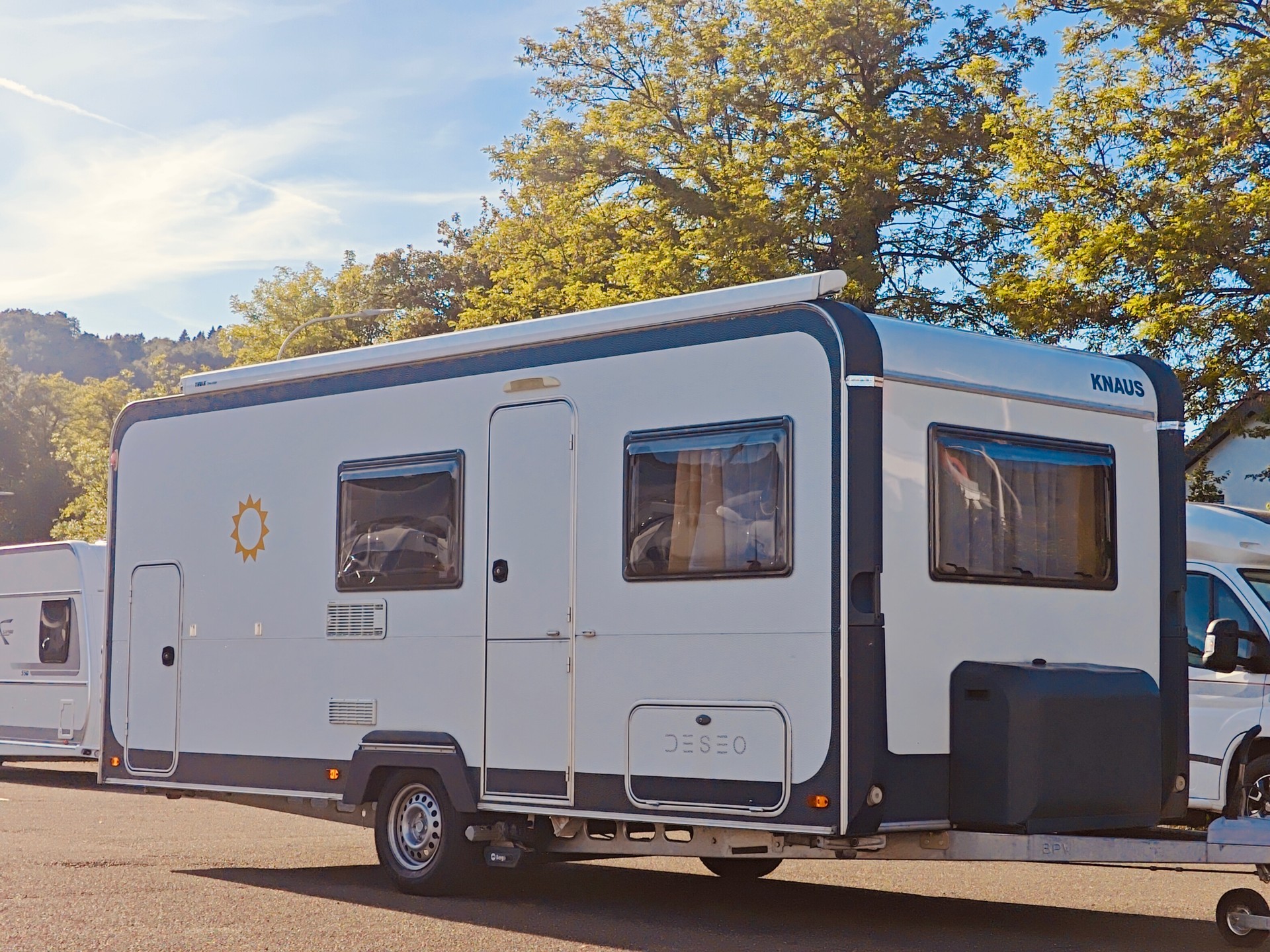 KNAUS Eifelland Deseo 500 Family Edition -- Mover -- Solar & Lithium -- Markise & Seitenwände -- Etagenbett-image-1