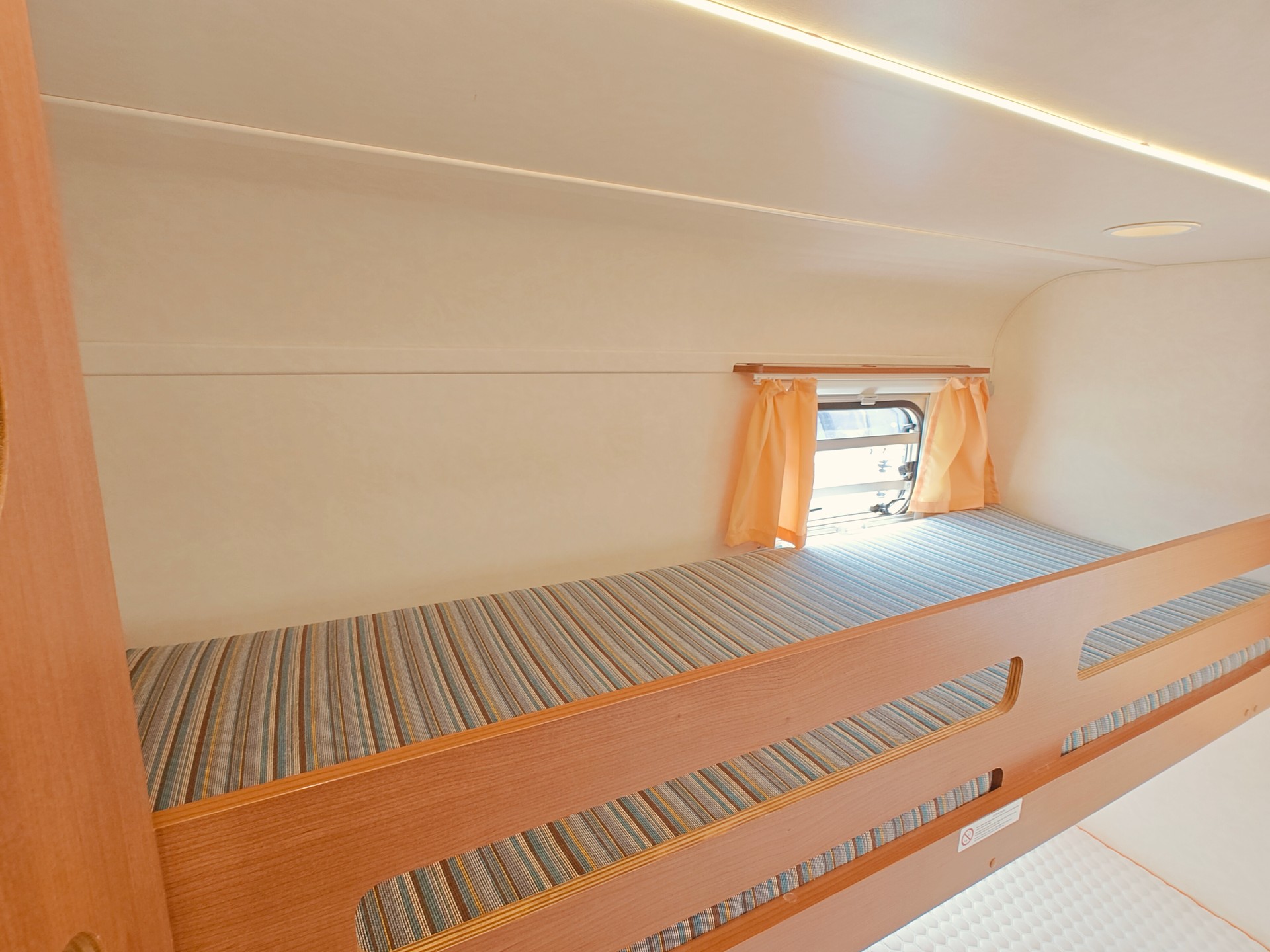 KNAUS Eifelland Deseo 500 Family Edition -- Mover -- Solar & Lithium -- Markise & Seitenwände -- Etagenbett-image-11