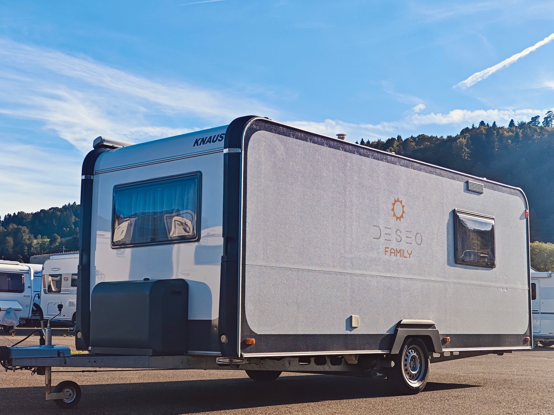 KNAUS Eifelland Deseo 500 Family Edition -- Mover -- Solar & Lithium -- Markise & Seitenwände -- Etagenbett-image-0