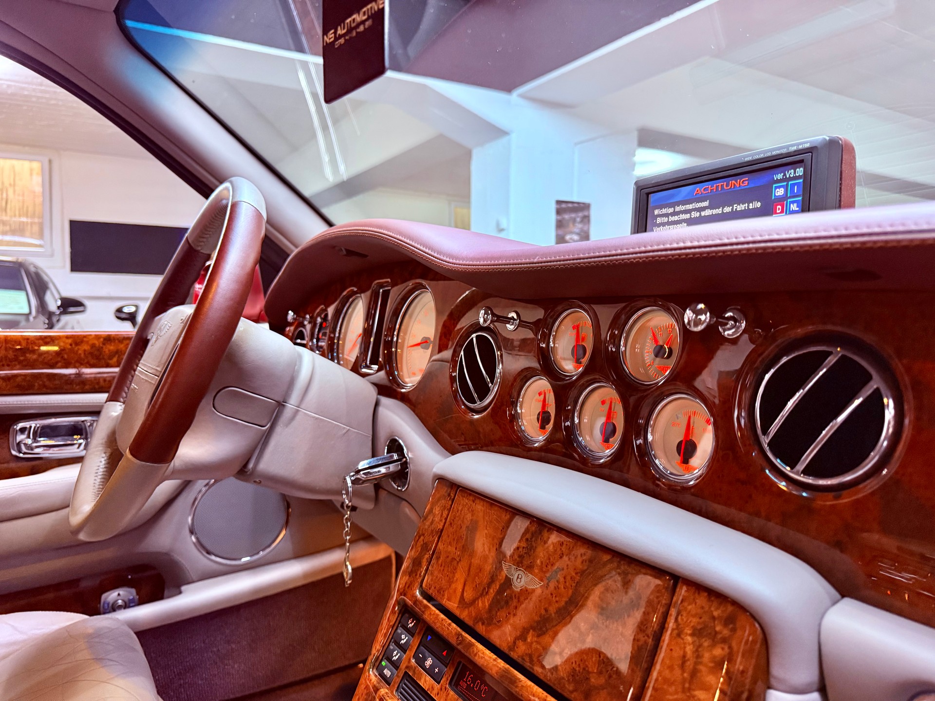 BENTLEY Arnage Red Label-image-25