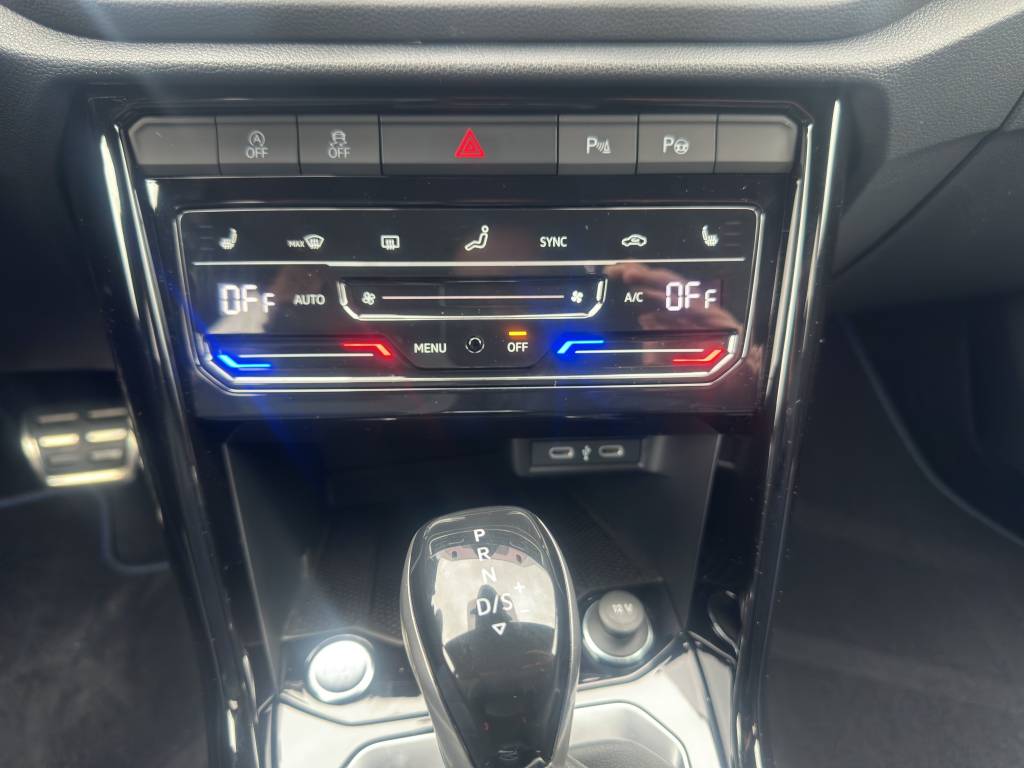 VW T-Roc 2.0 TSI R DSG 4Motion-image-6