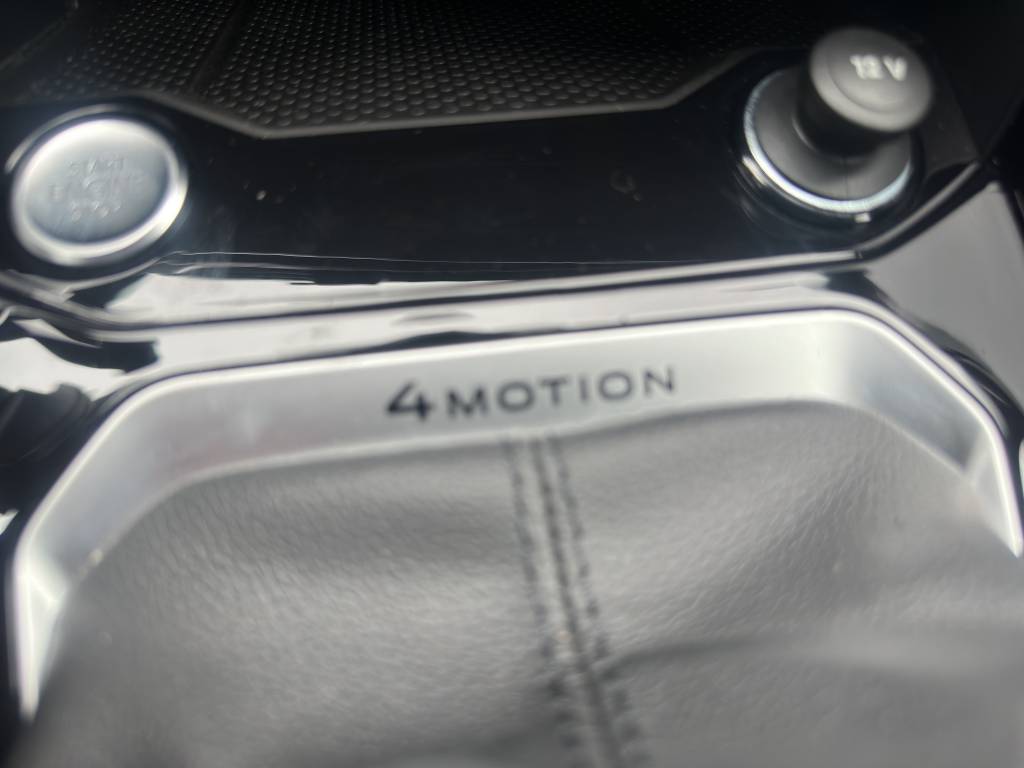 VW T-Roc 2.0 TSI R DSG 4Motion-image-10