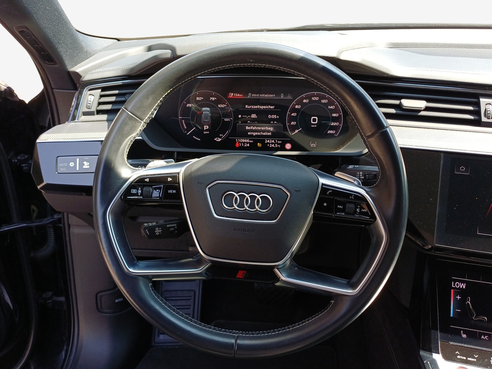 AUDI e-tron S Sportback quattro-image-9