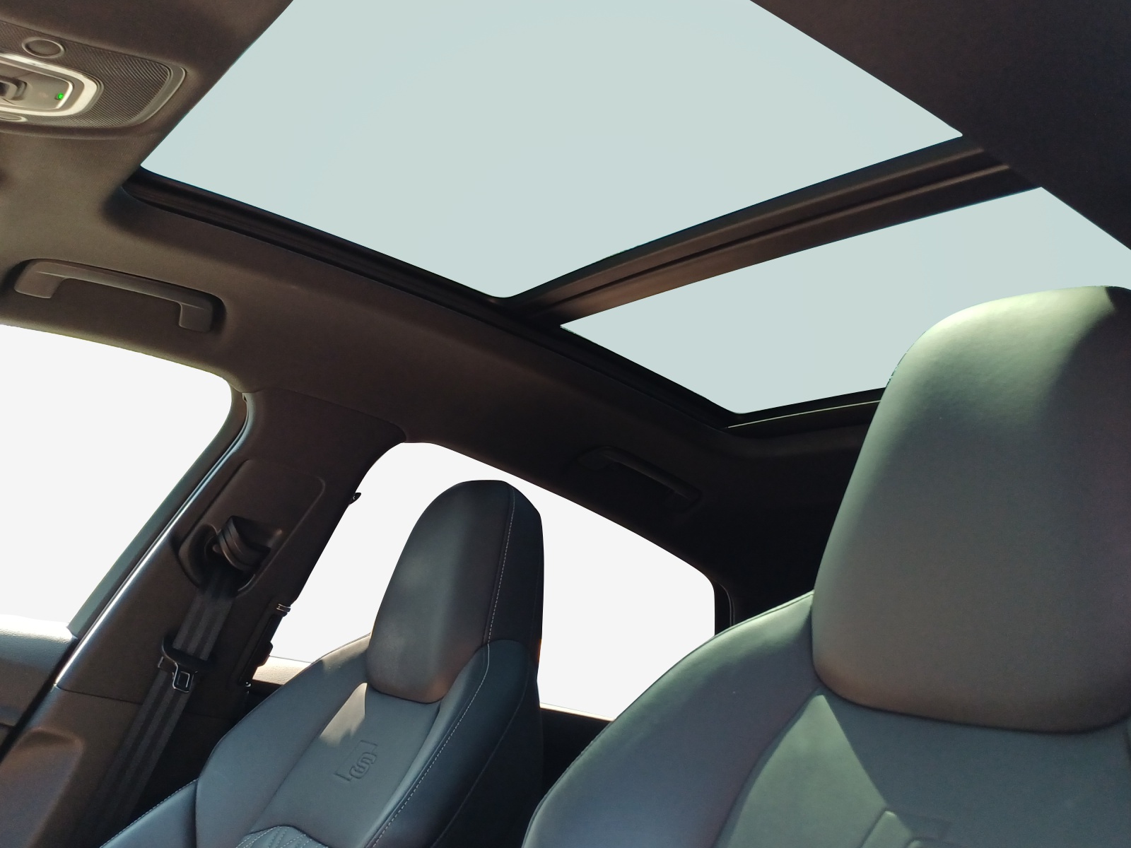 AUDI e-tron S Sportback quattro-image-13
