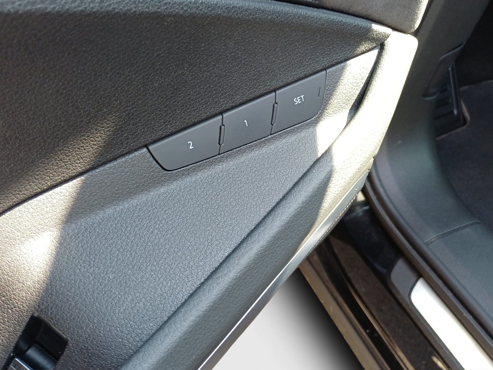 AUDI e-tron S Sportback quattro-image-14