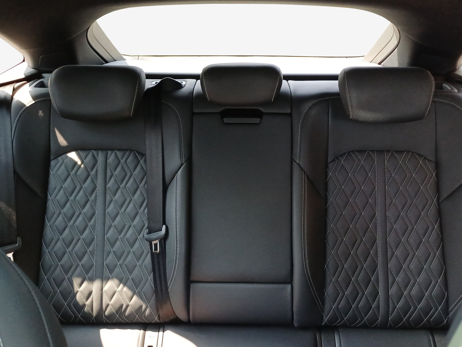 AUDI e-tron S Sportback quattro-image-11