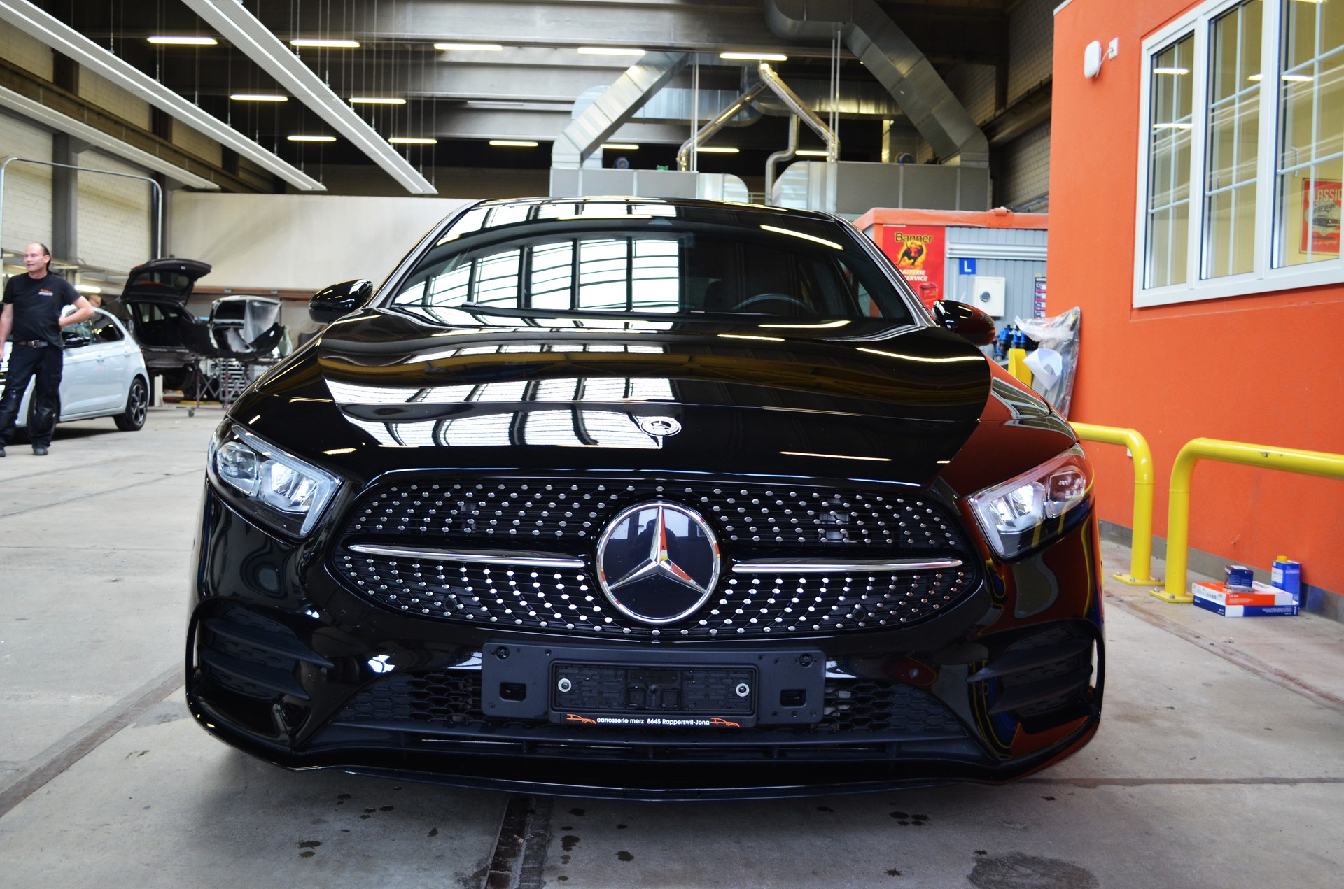 MERCEDES-BENZ A 180 d AMG Line 8G-DCT-image-1