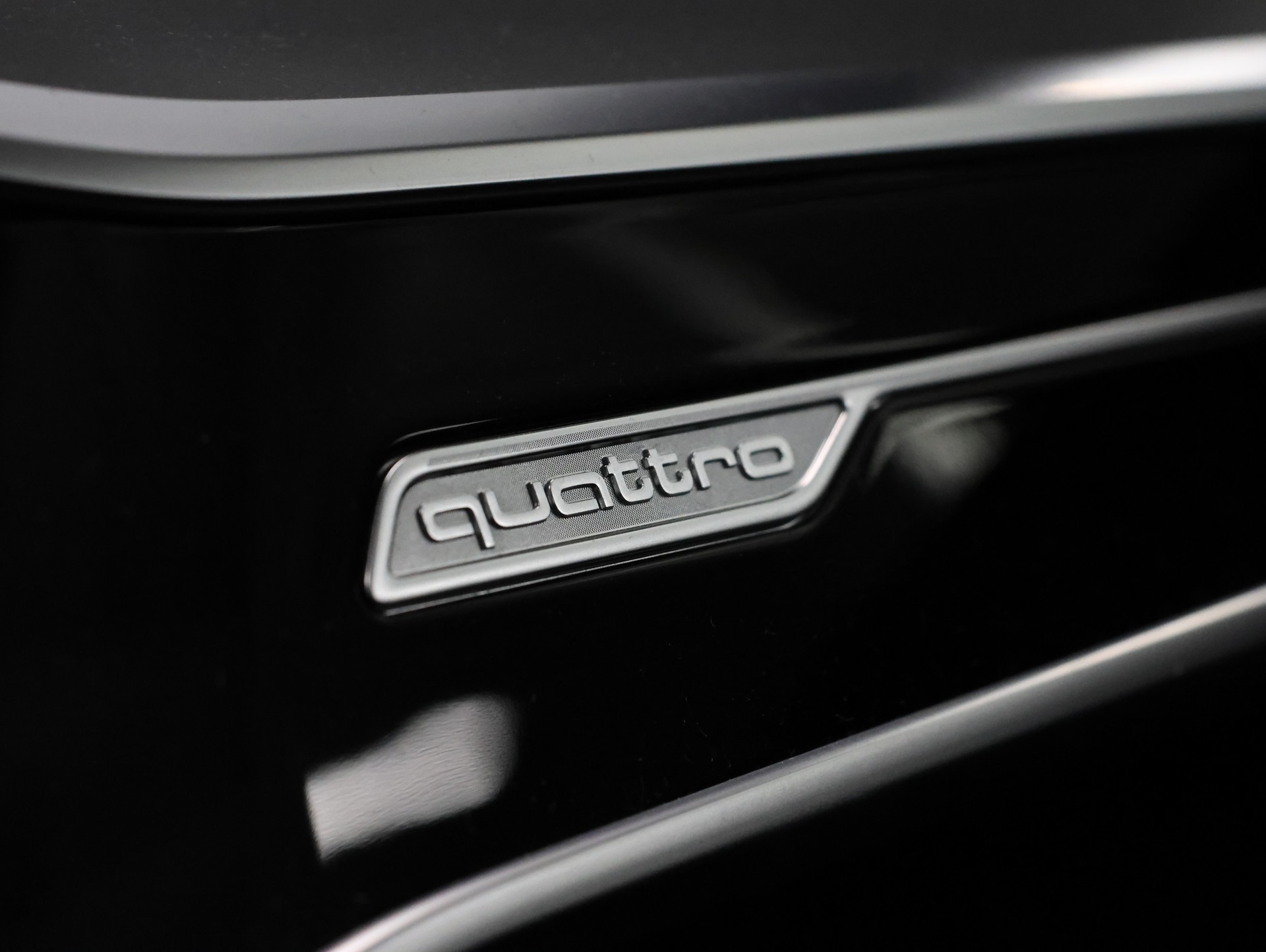 AUDI RS6 Avant 4.0 TFSI V8 quattro *Hinterachslenkung* *Panorama* *Optikpaket Schwarz Plus*-image-31