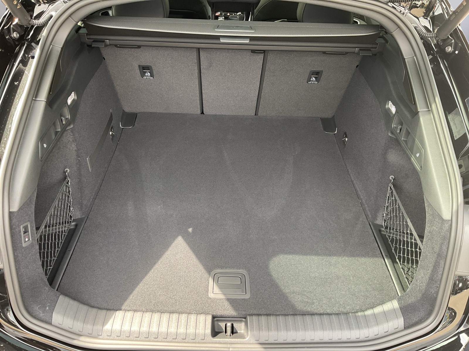 AUDI S6 Avant e-tron quattro-image-11