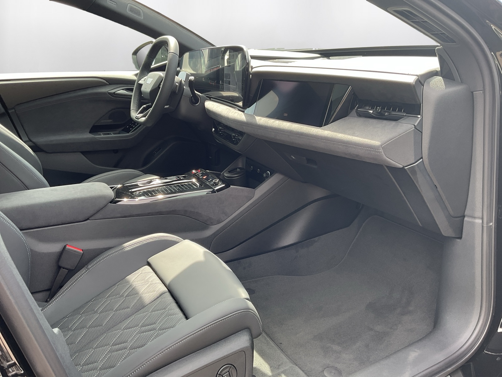 AUDI S6 Avant e-tron quattro-image-13