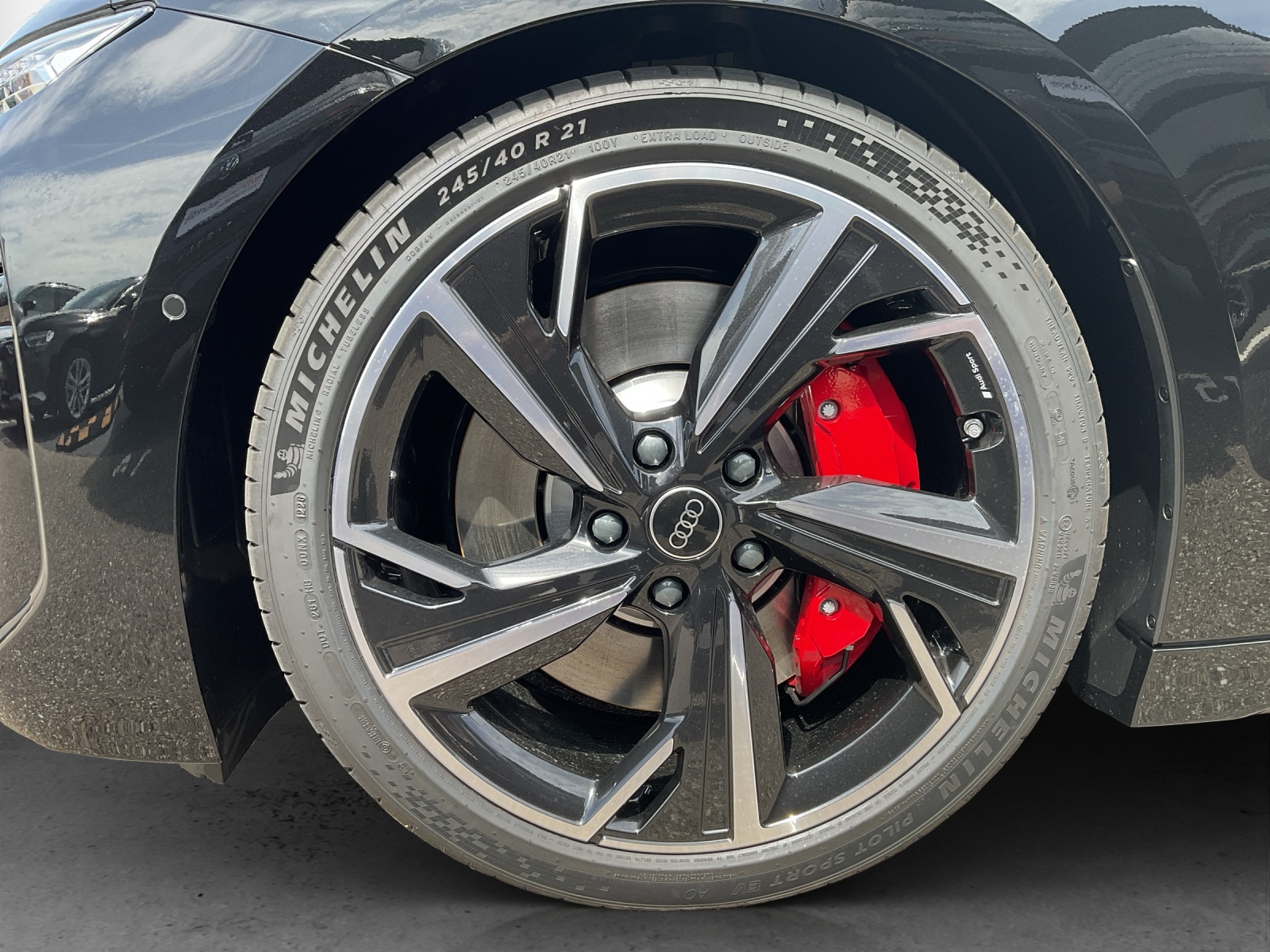AUDI S6 Avant e-tron quattro-image-12