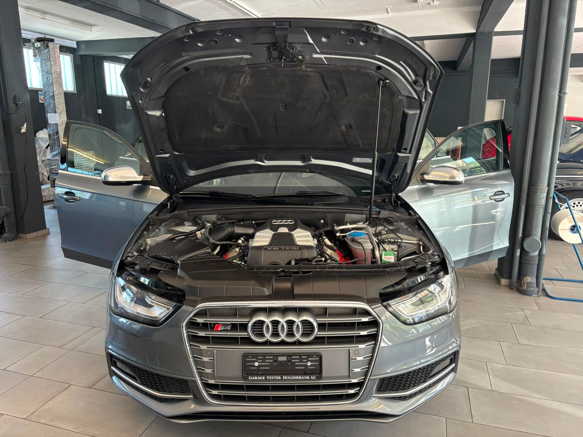 AUDI S4 Avant 3.0 TFSI quattro S-tronic-image-4