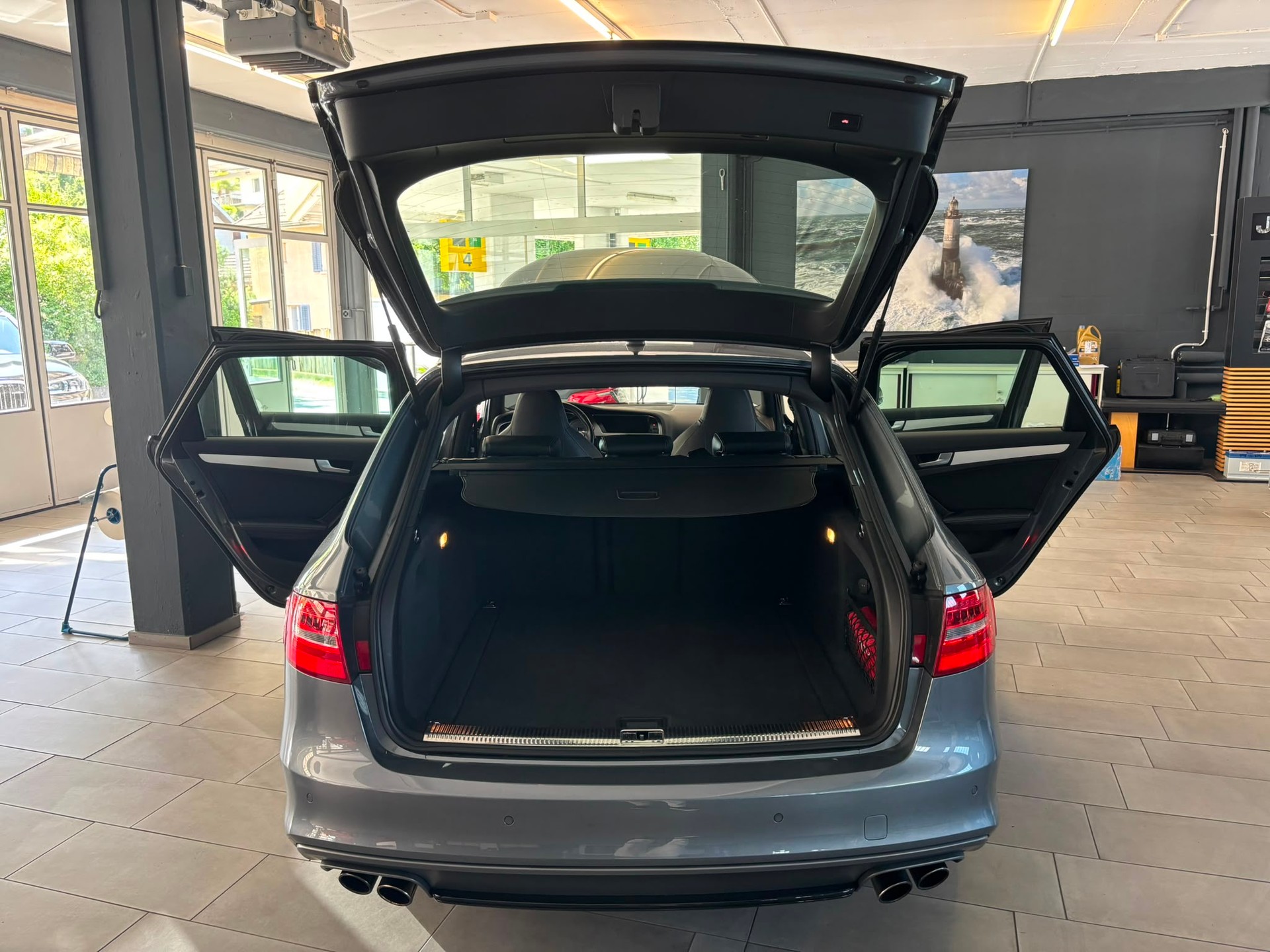 AUDI S4 Avant 3.0 TFSI quattro S-tronic-image-5