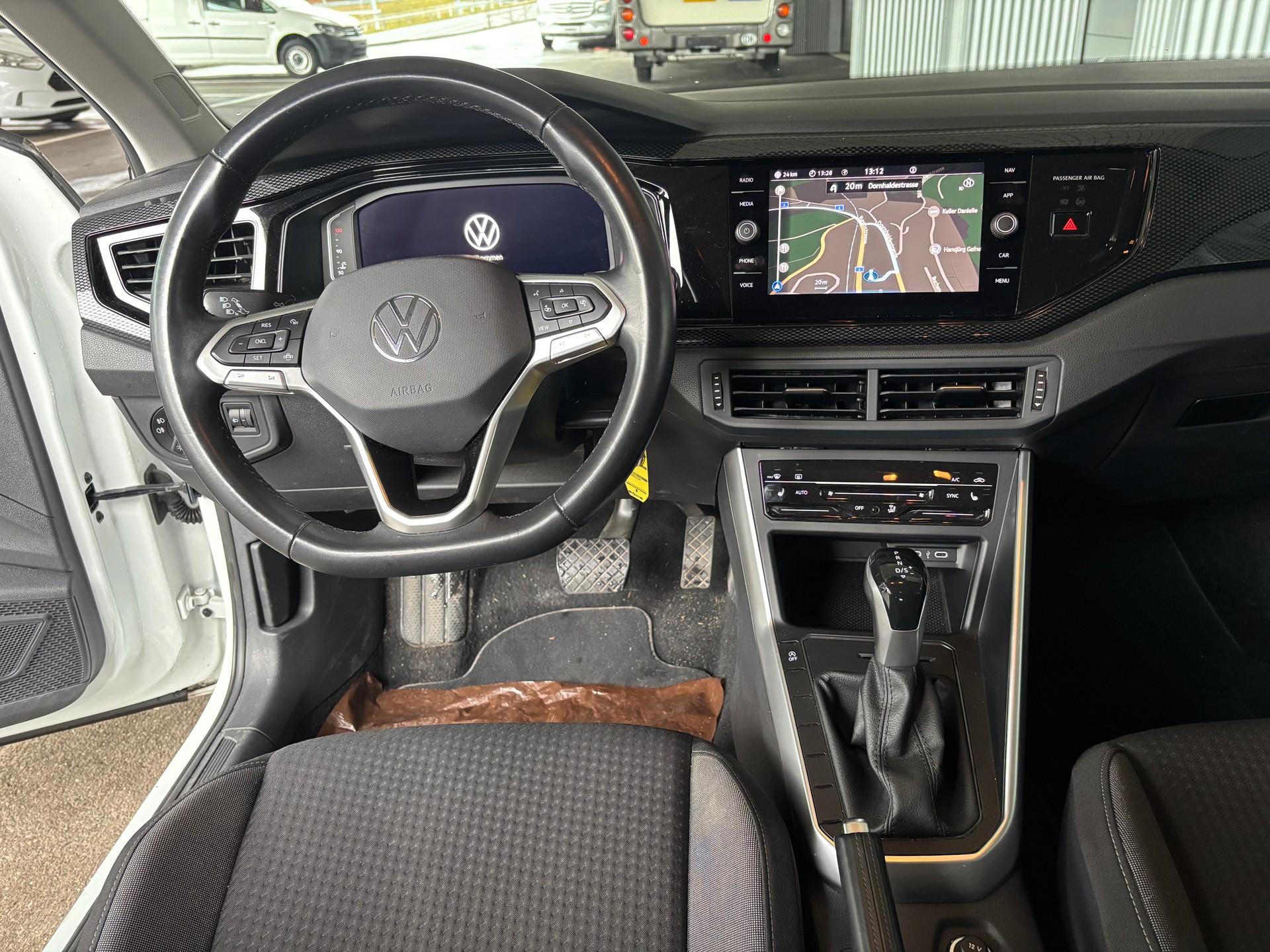 VW Polo 1.0 TSI Style DSG mit Navi-image-5