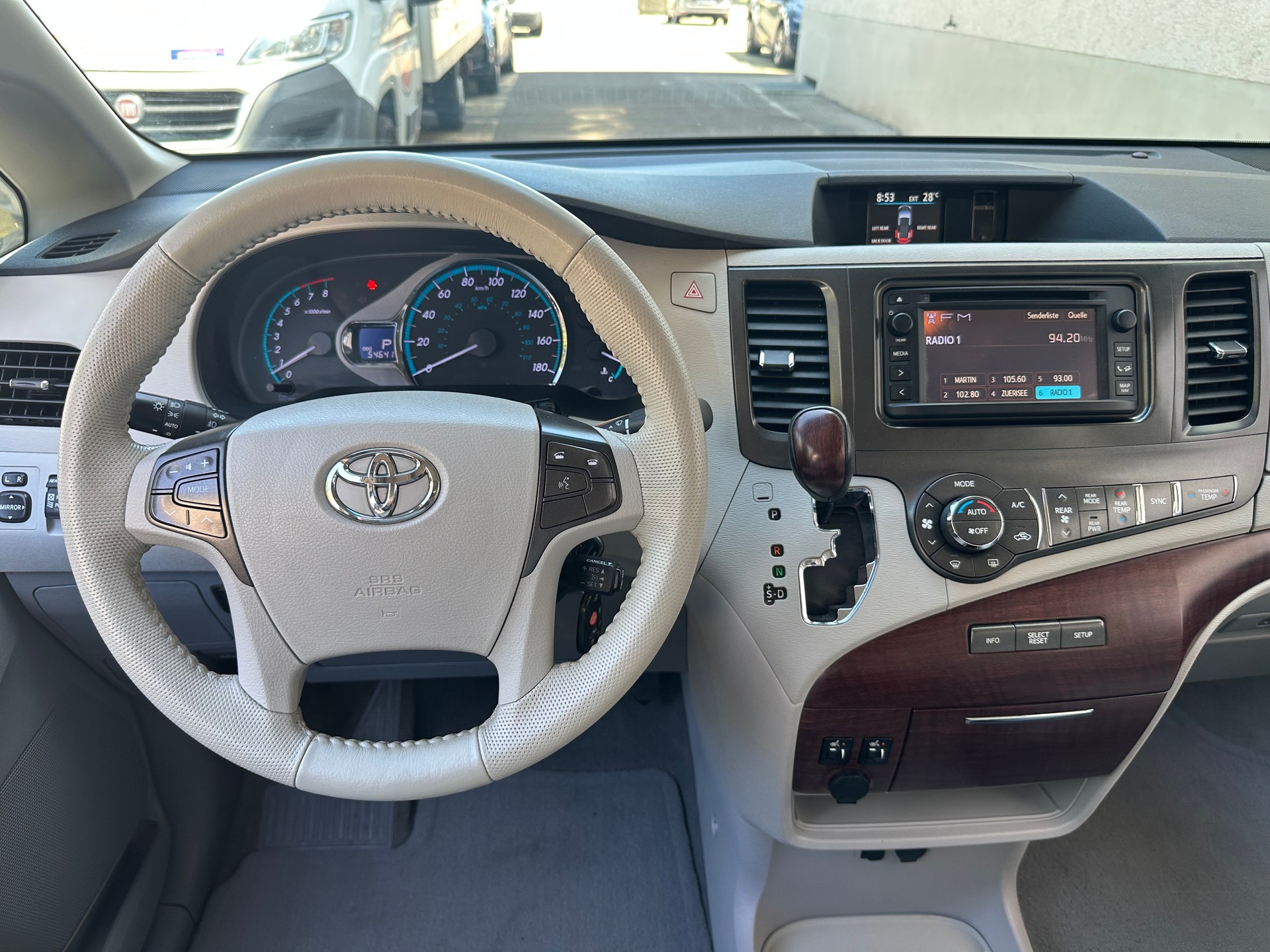TOYOTA Sienna 3.5 A 4WD * 7-Plätzer *-image-10