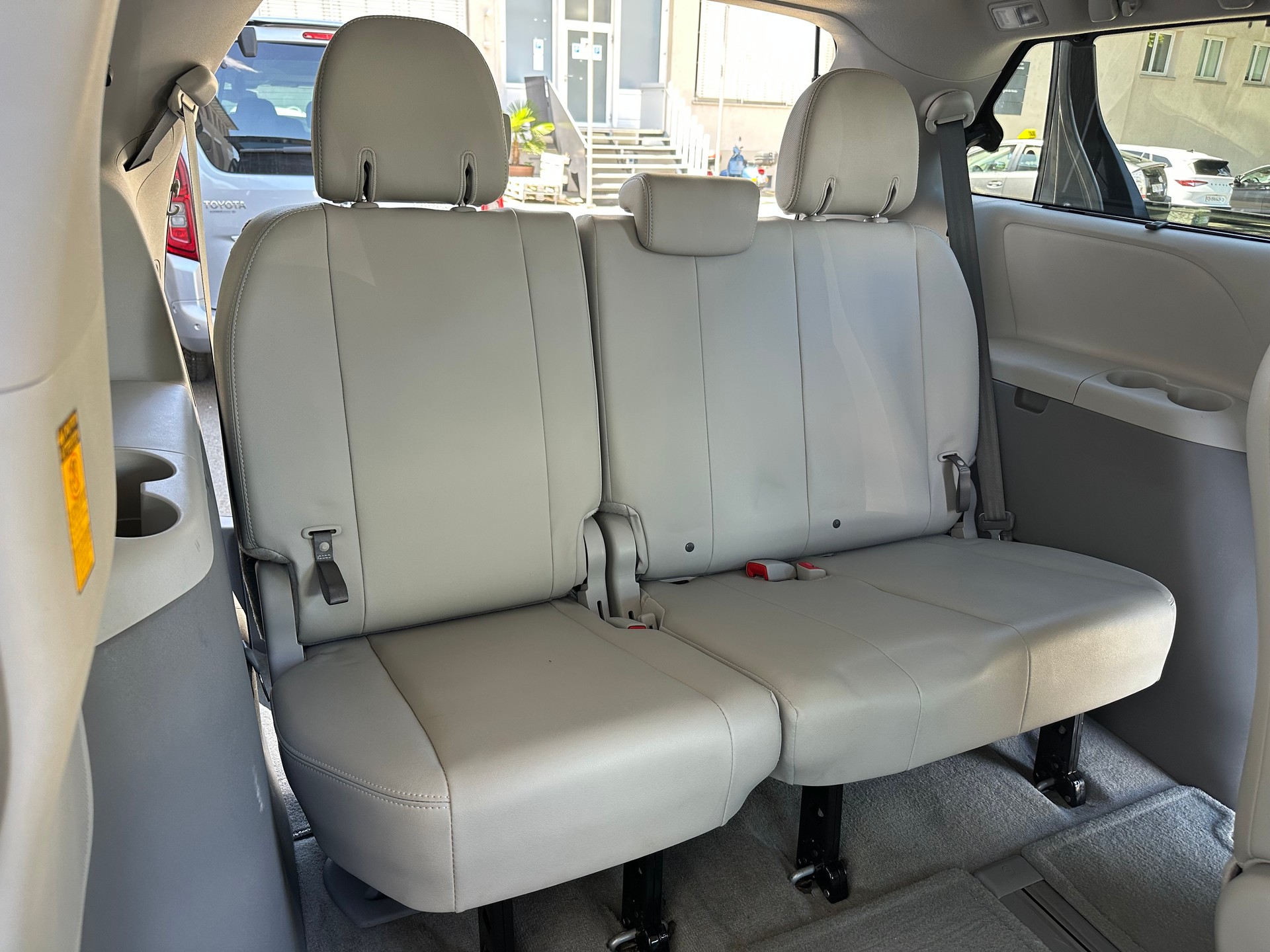 TOYOTA Sienna 3.5 A 4WD * 7-Plätzer *-image-16