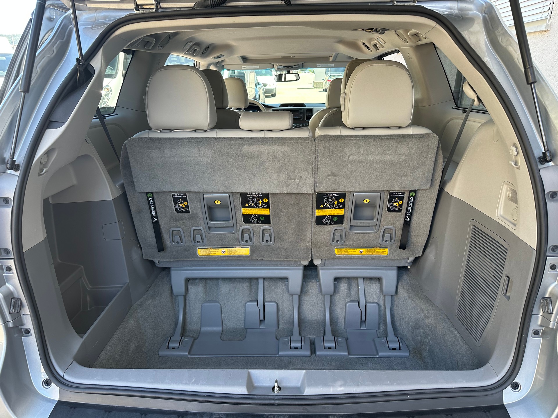 TOYOTA Sienna 3.5 A 4WD * 7-Plätzer *-image-31