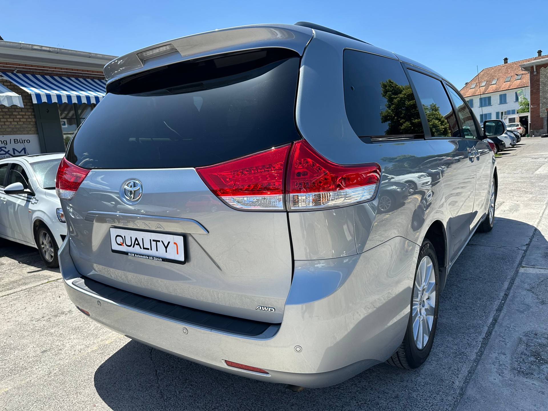 TOYOTA Sienna 3.5 A 4WD * 7-Plätzer *-image-6